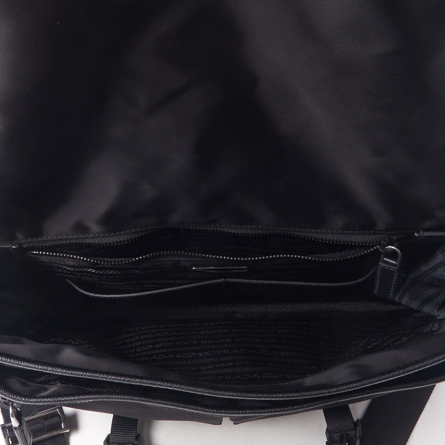 Tessuto Nylon Saffiano Logo Messenger Bag Black