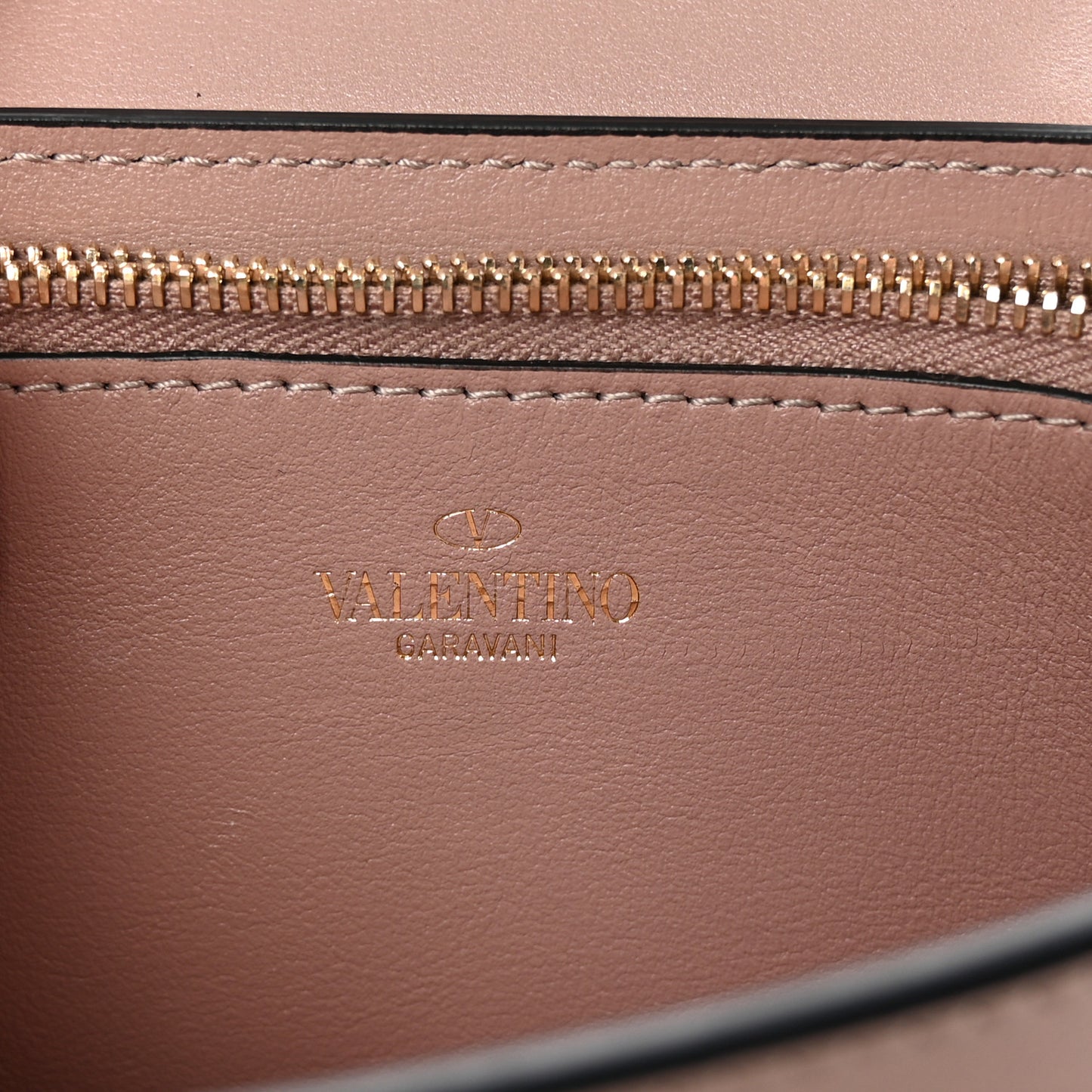 Calfskin Rockstud Phone Case With Chain Poudre