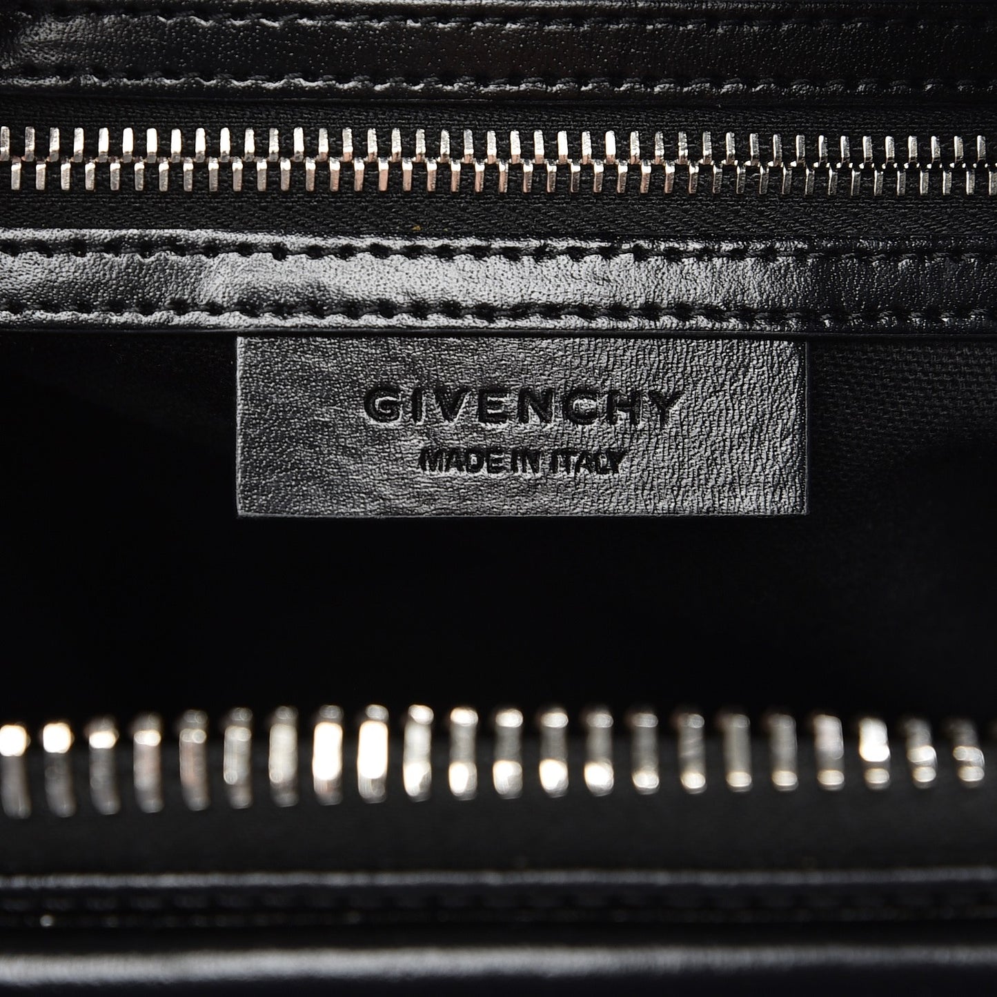 Shiny Lord Calfskin Small Antigona Black