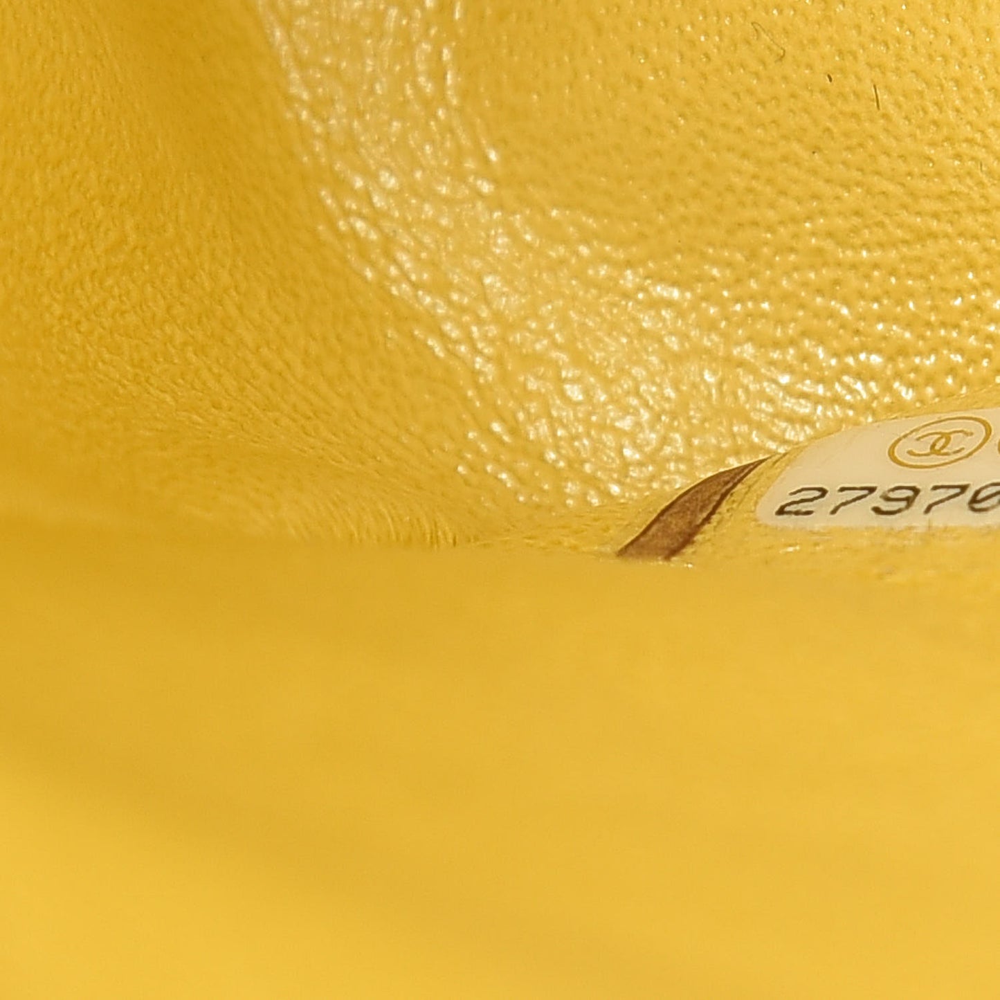 Iridescent Caviar Quilted Jumbo Double Flap Jaune Yellow