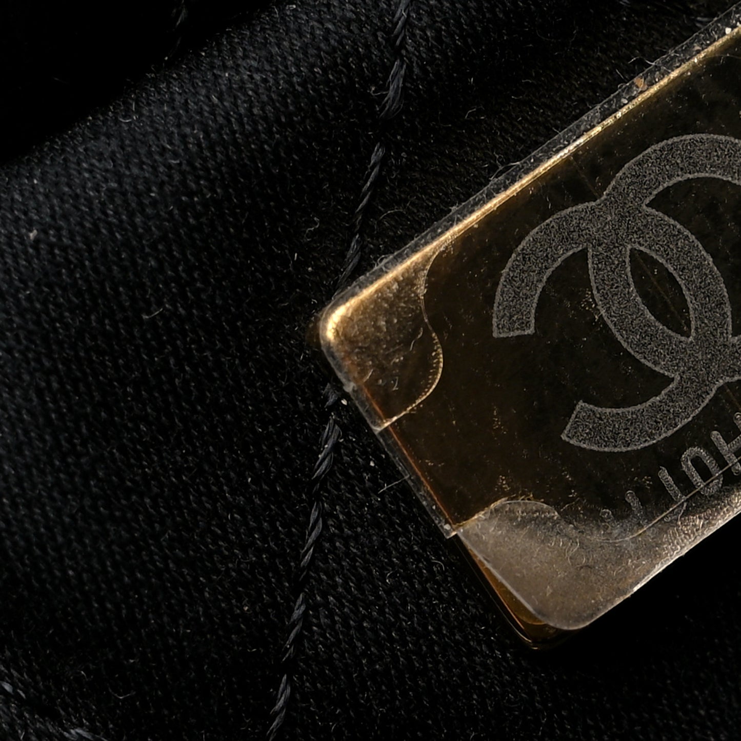 Shiny Calfskin Quilted Chanel 22 Black