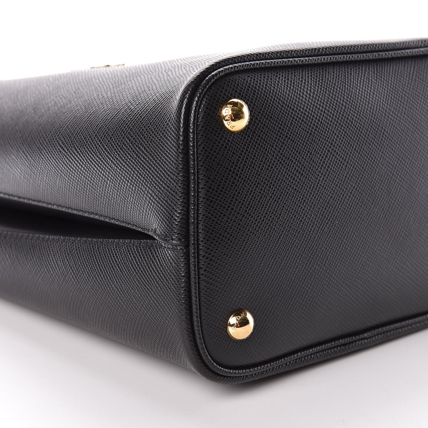 Saffiano Cuir Medium Panier Bucket Bag Black Fuoco