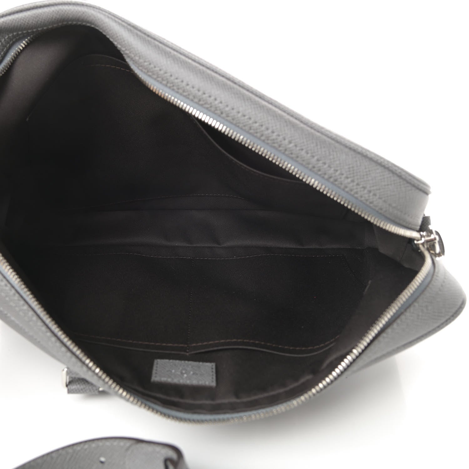 Louis Vuitton Taiga Porte-Documents Voyage PM Glacier 5 of 12