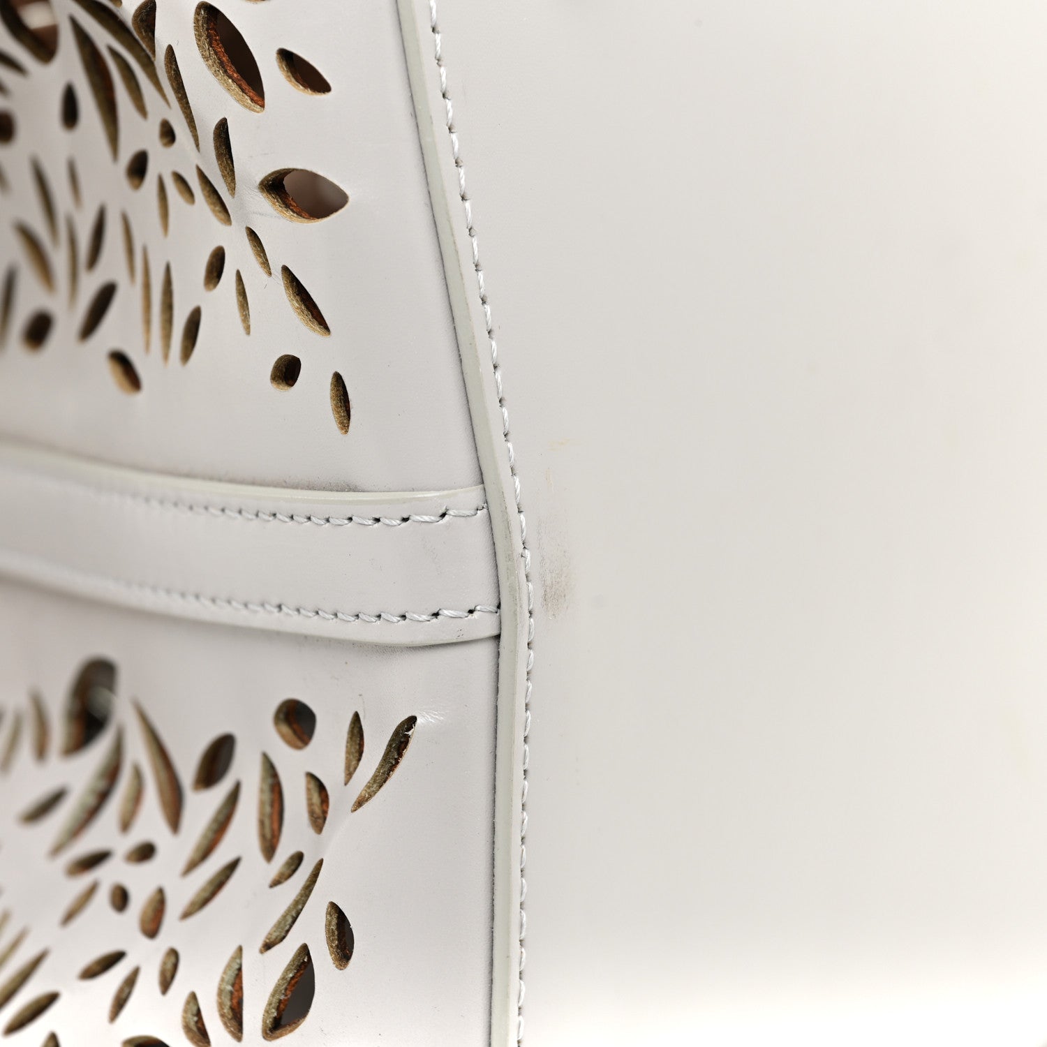 Alaia Calfskin Laser Cut Mina 32 Bag White 15 of 17