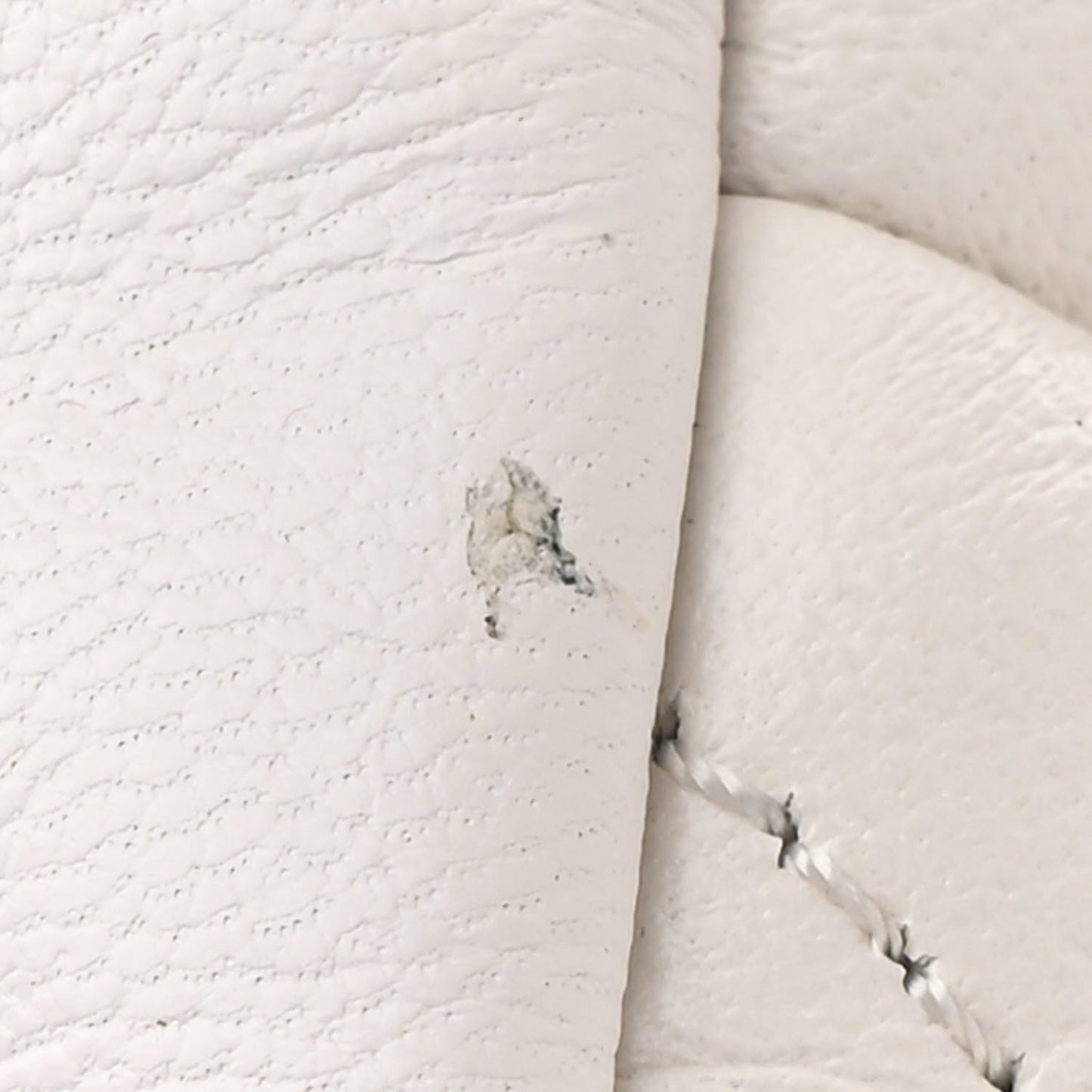 Lambskin Quilted Medium Chanel 19 Flap White