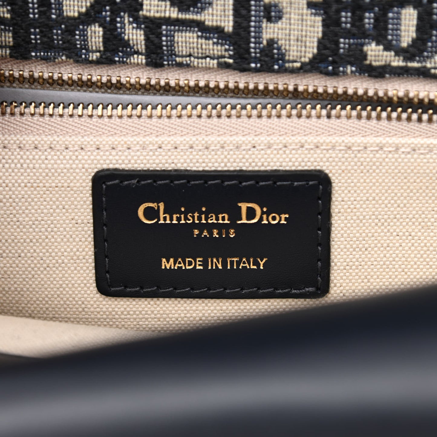 Oblique CD Lock Chain Flap Blue