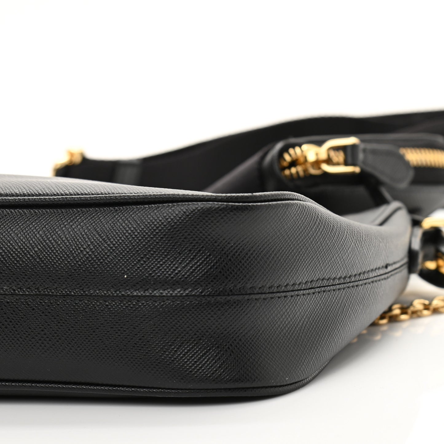 Saffiano Lux Re-Edition 2005 Shoulder Bag Black