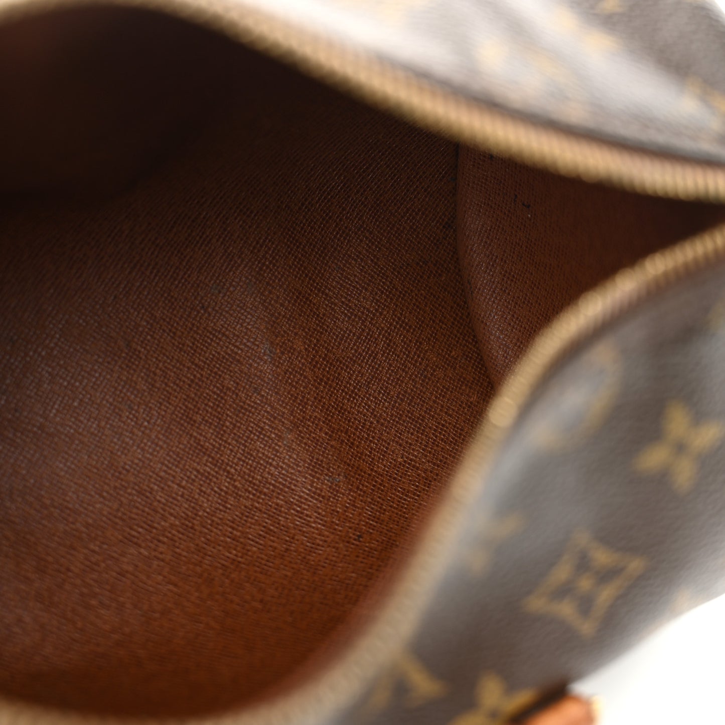 Monogram Papillon 26