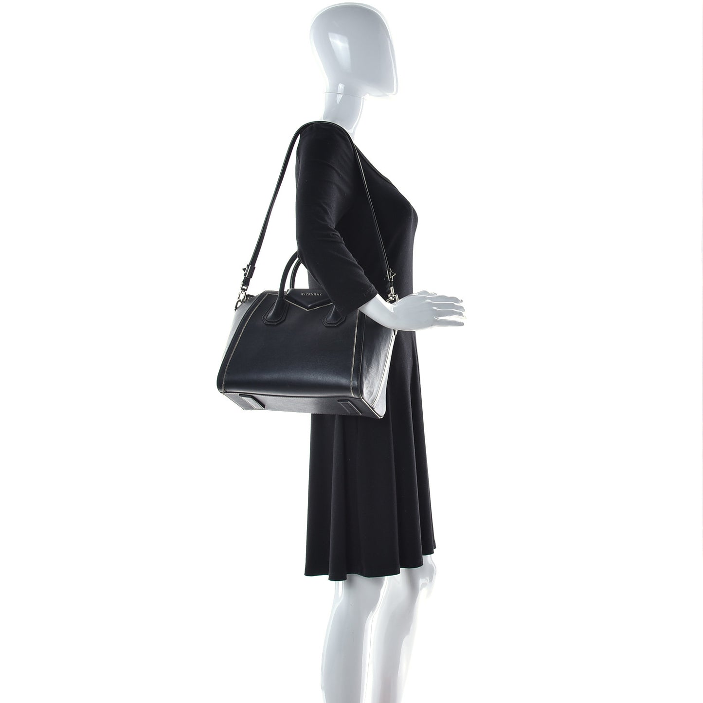 Buffed Calfskin Small Chain Antigona Black