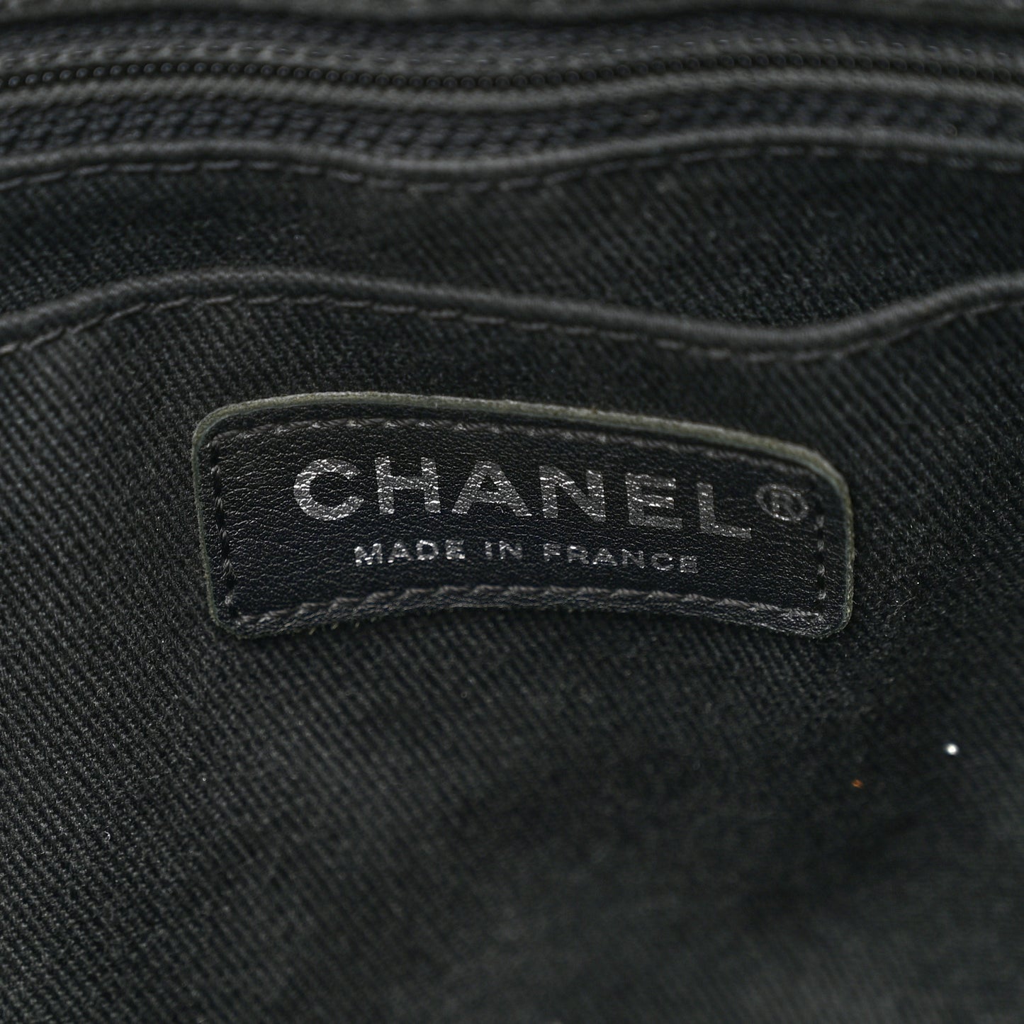 Grained Vegetal Calfskin Urban Shopping Tote Black