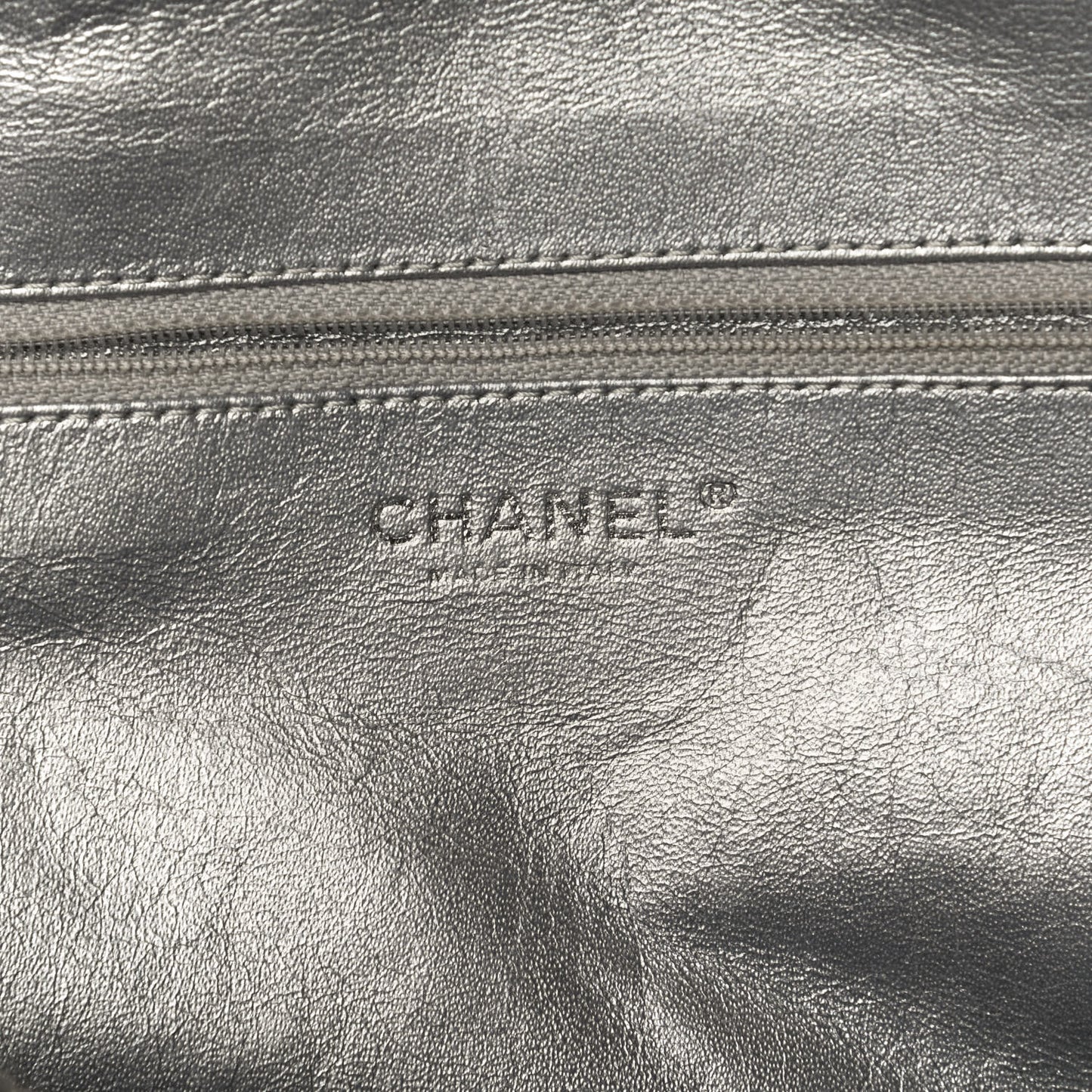 Patent Calfskin Large Luxe Ligne Tote Black