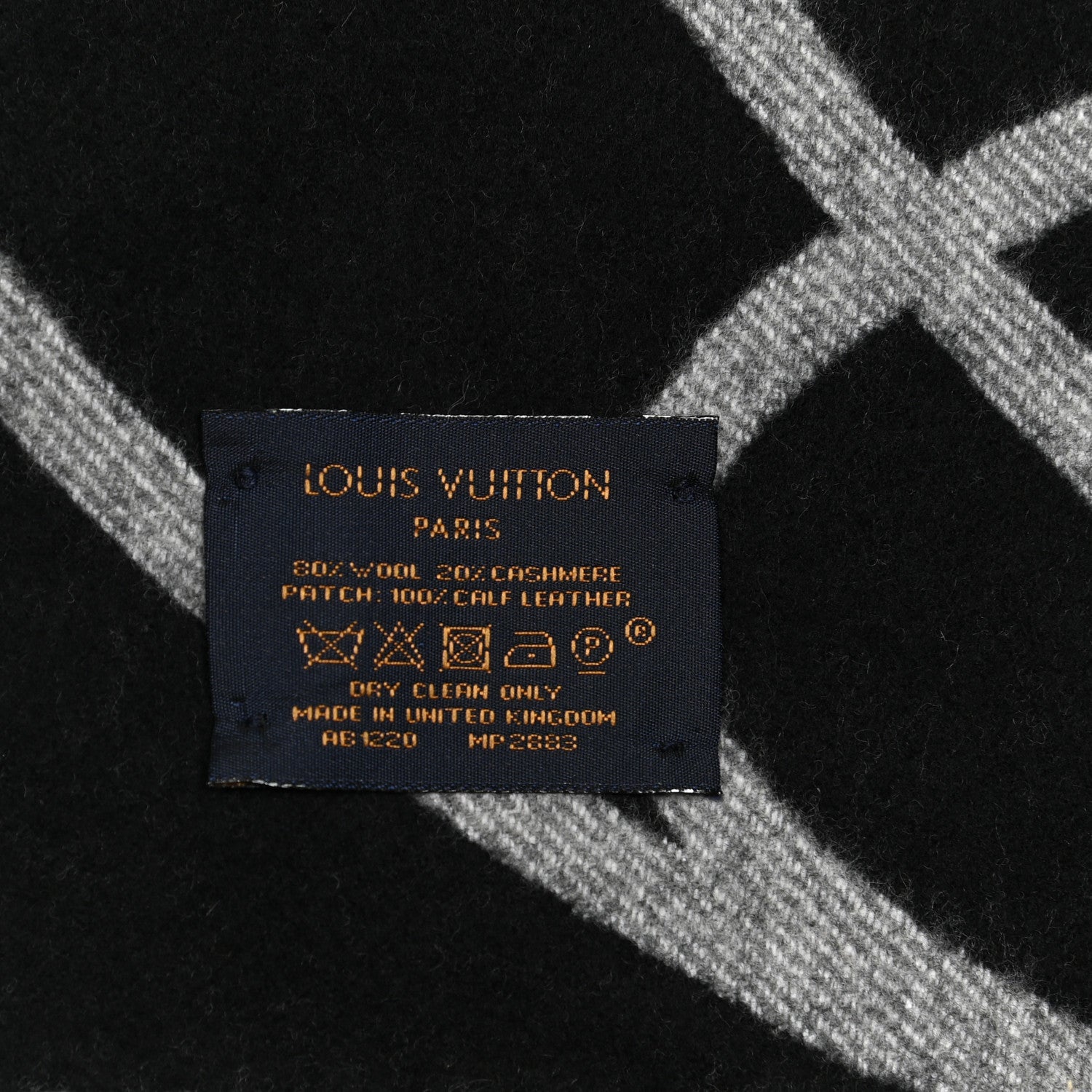 Louis Vuitton X NBA Wool Cashmere Basket Court Scarf 3 of 4