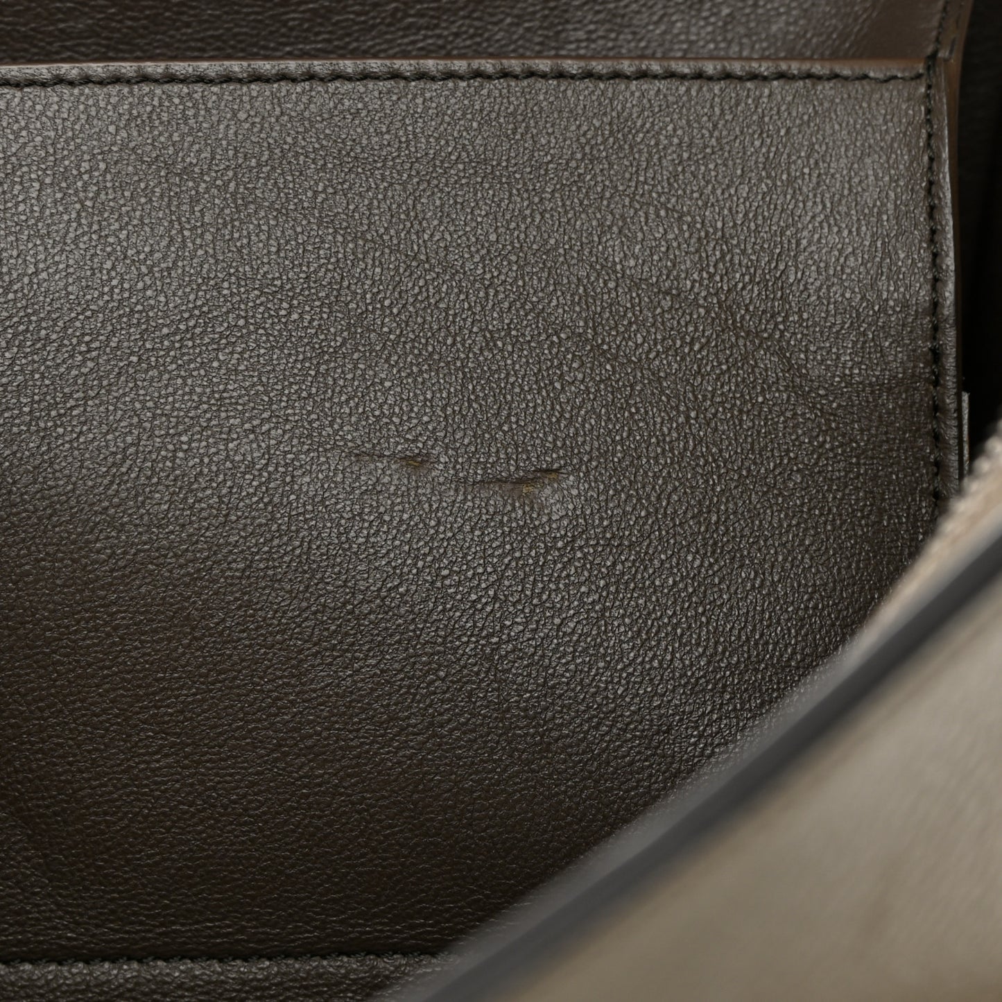 Drummed Calfskin Suede Medium Trapeze Souris