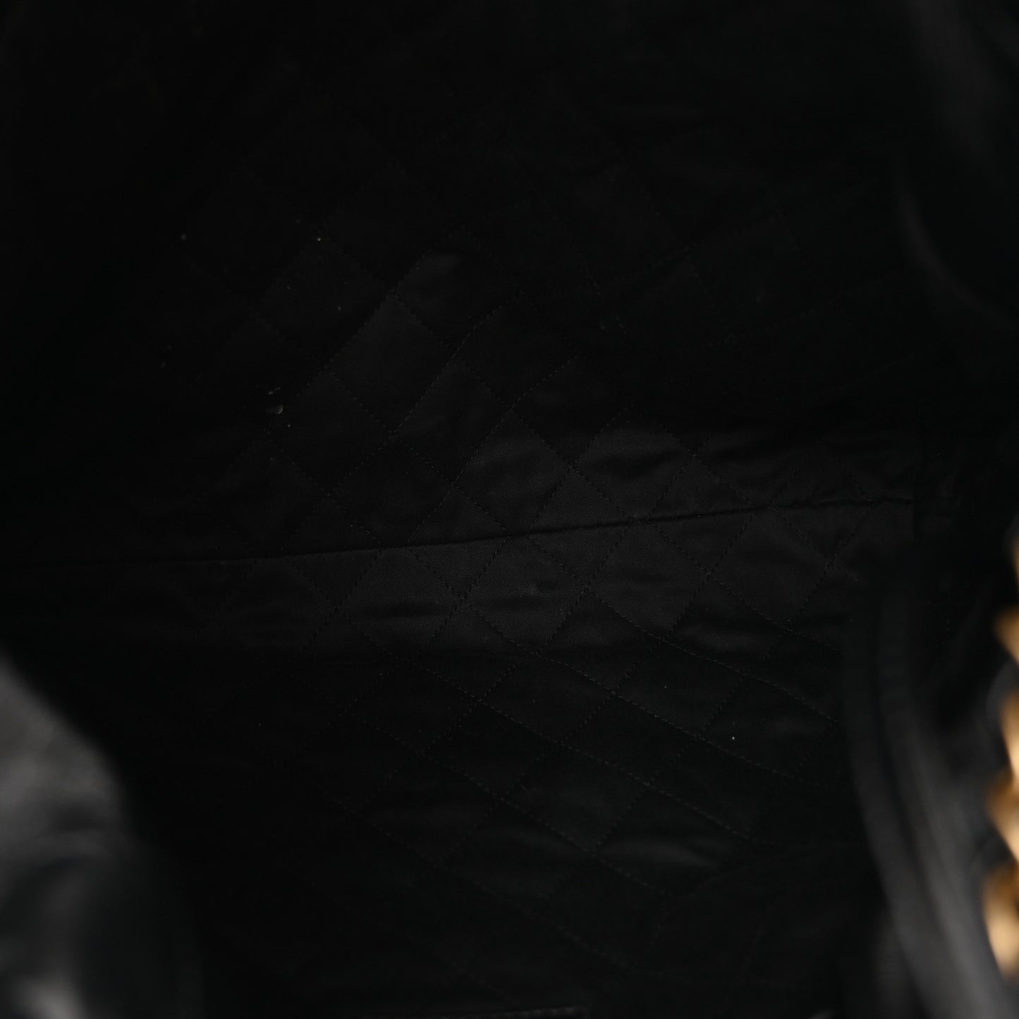 Shiny Calfskin Double Pocket Quilted Chanel 22 Black