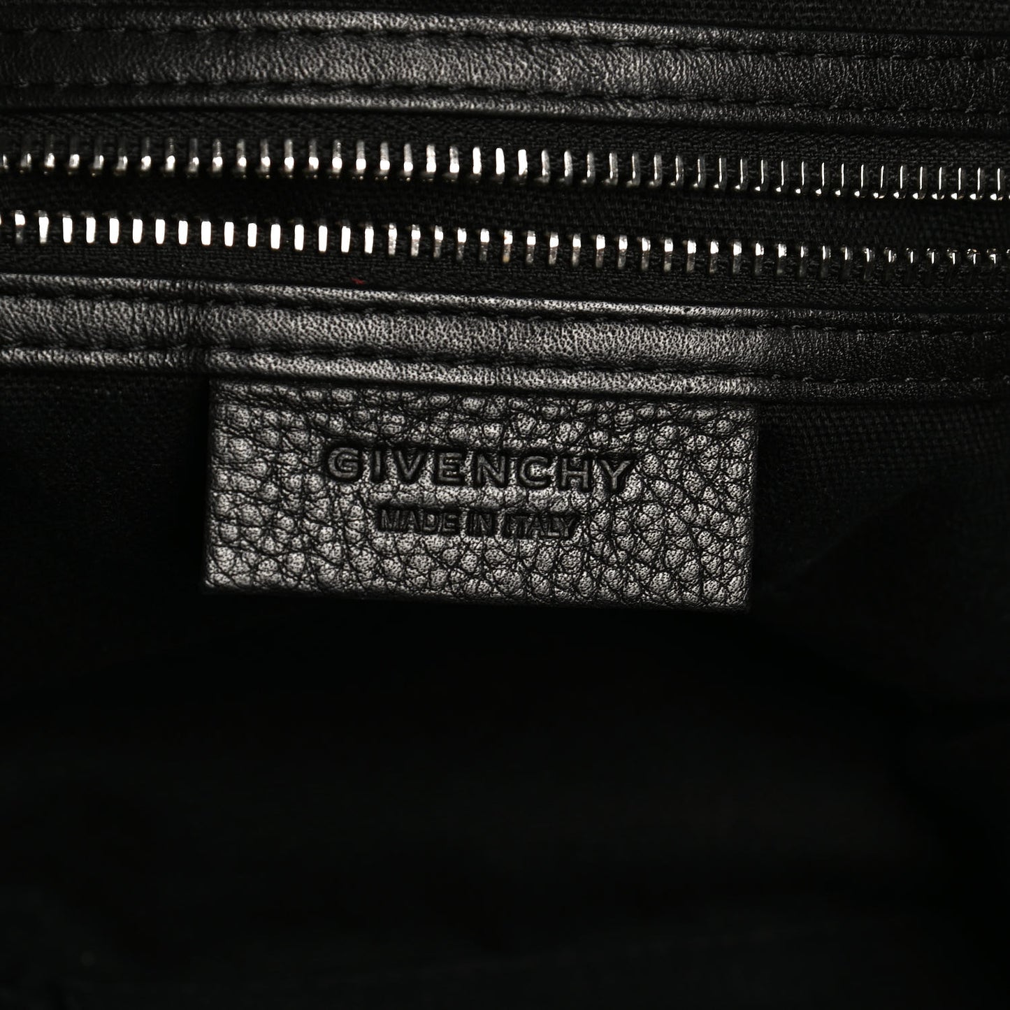 Waxy Grained Calfskin Studded Medium Nightingale Black