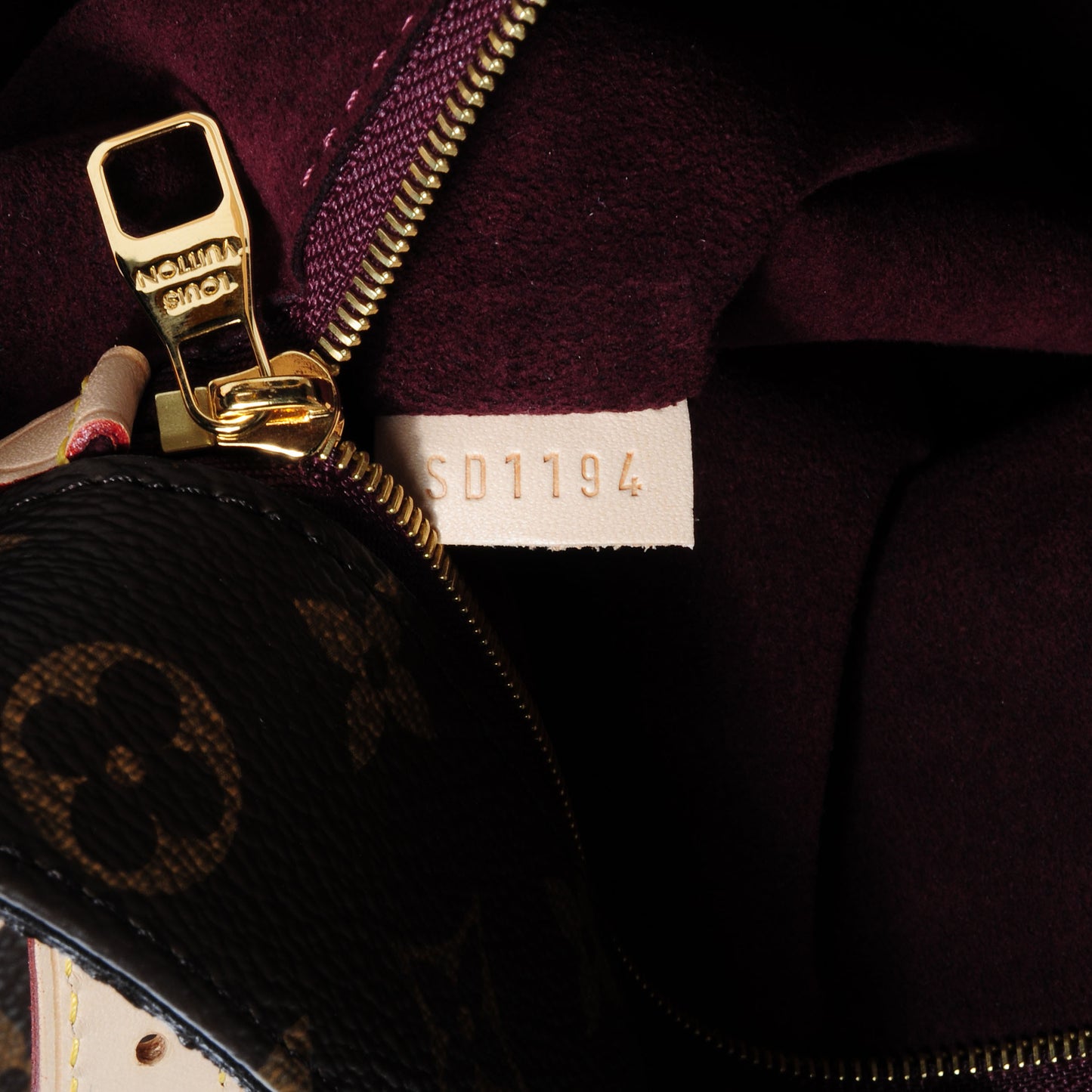 Monogram Voltaire