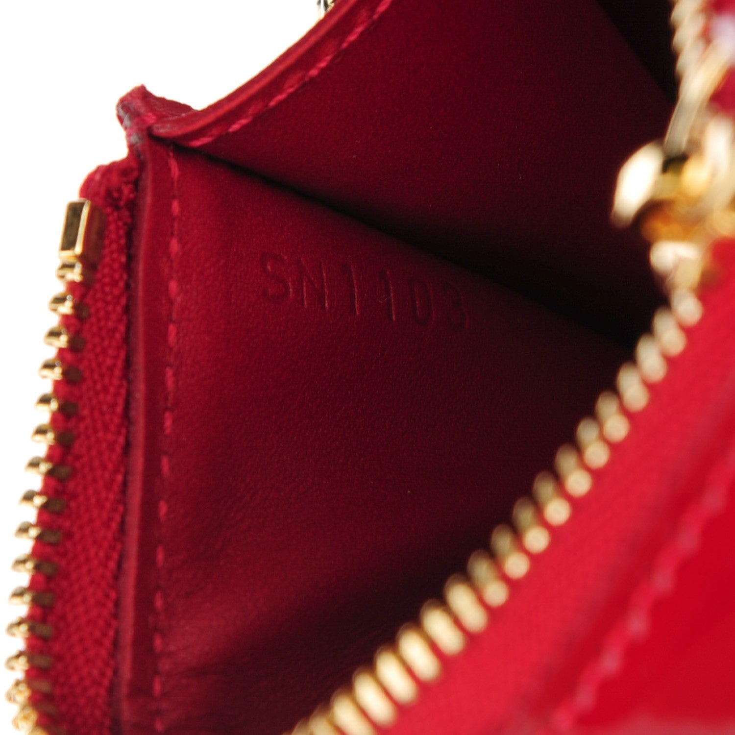 Louis Vuitton Vernis Key Pouch Pomme D'Amour 7 of 7