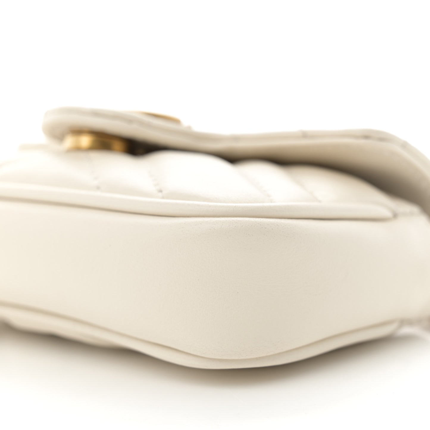 Calfskin Matelasse Heart GG Marmont 2.0 Coin Purse On A Chain Mystic White