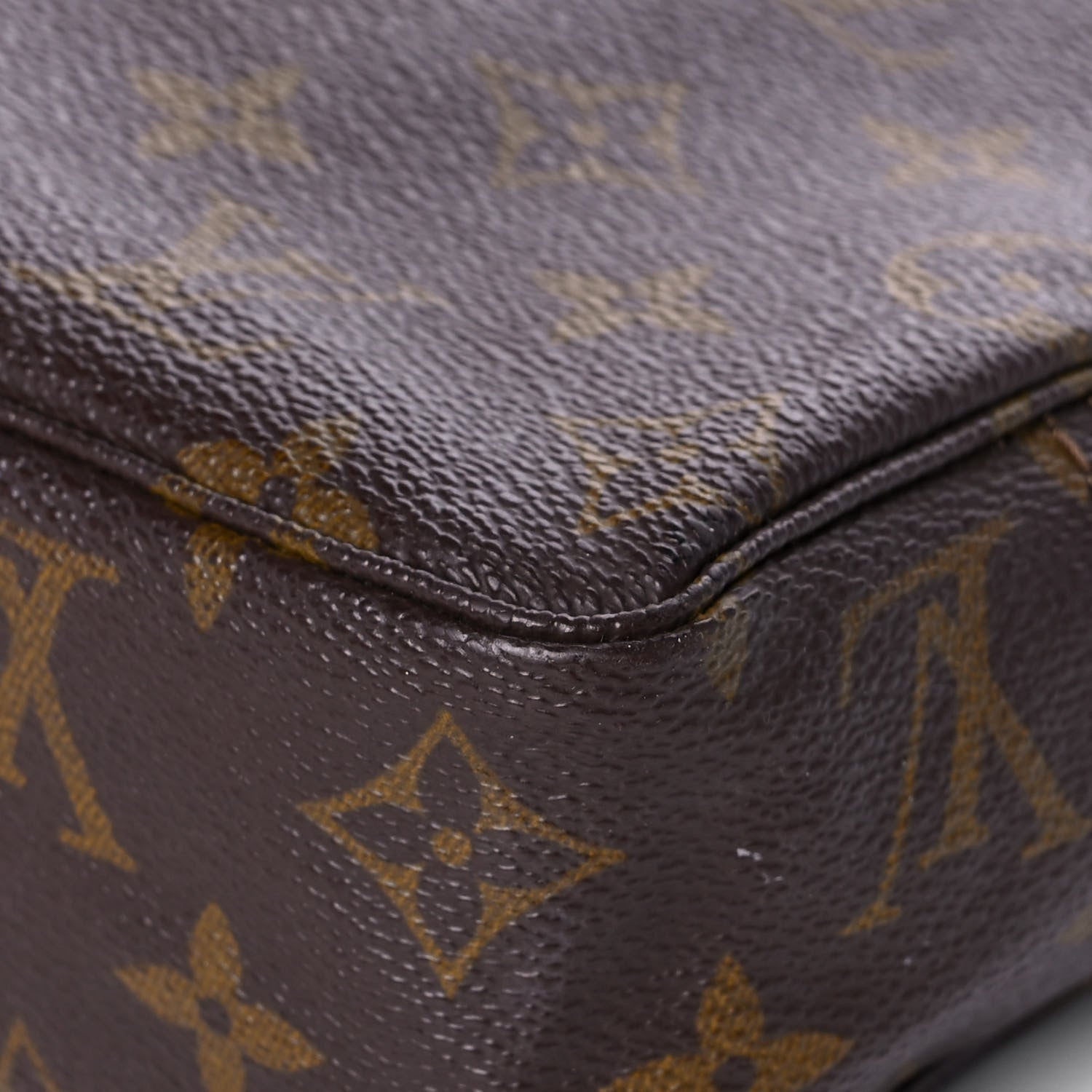 Louis Vuitton Monogram Trousse Toilette 19 8 of 17