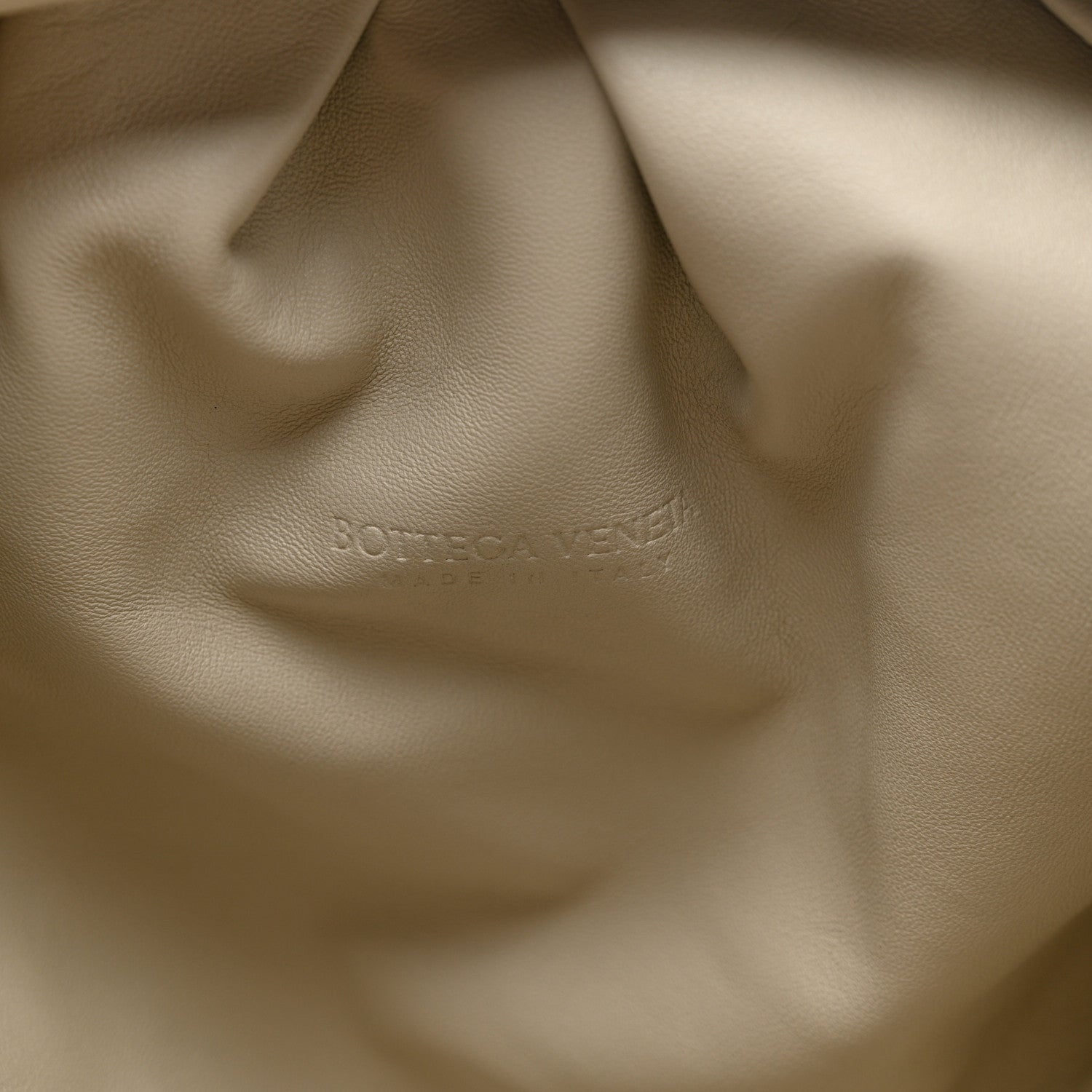 Bottega Veneta Nappa Maxi Intreccio The Pouch Oversized Clutch Plaster 6 of 8