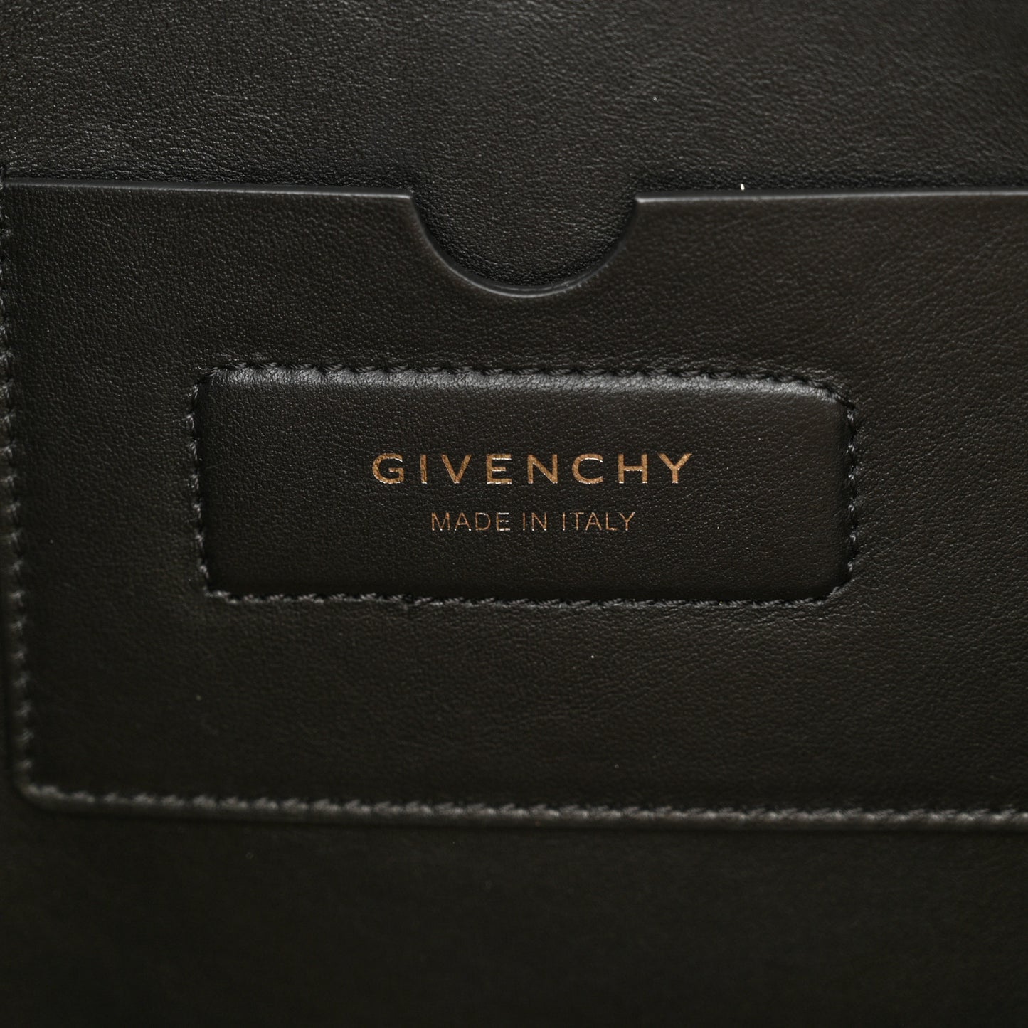 Smooth Calfskin Medium Soft Antigona Black