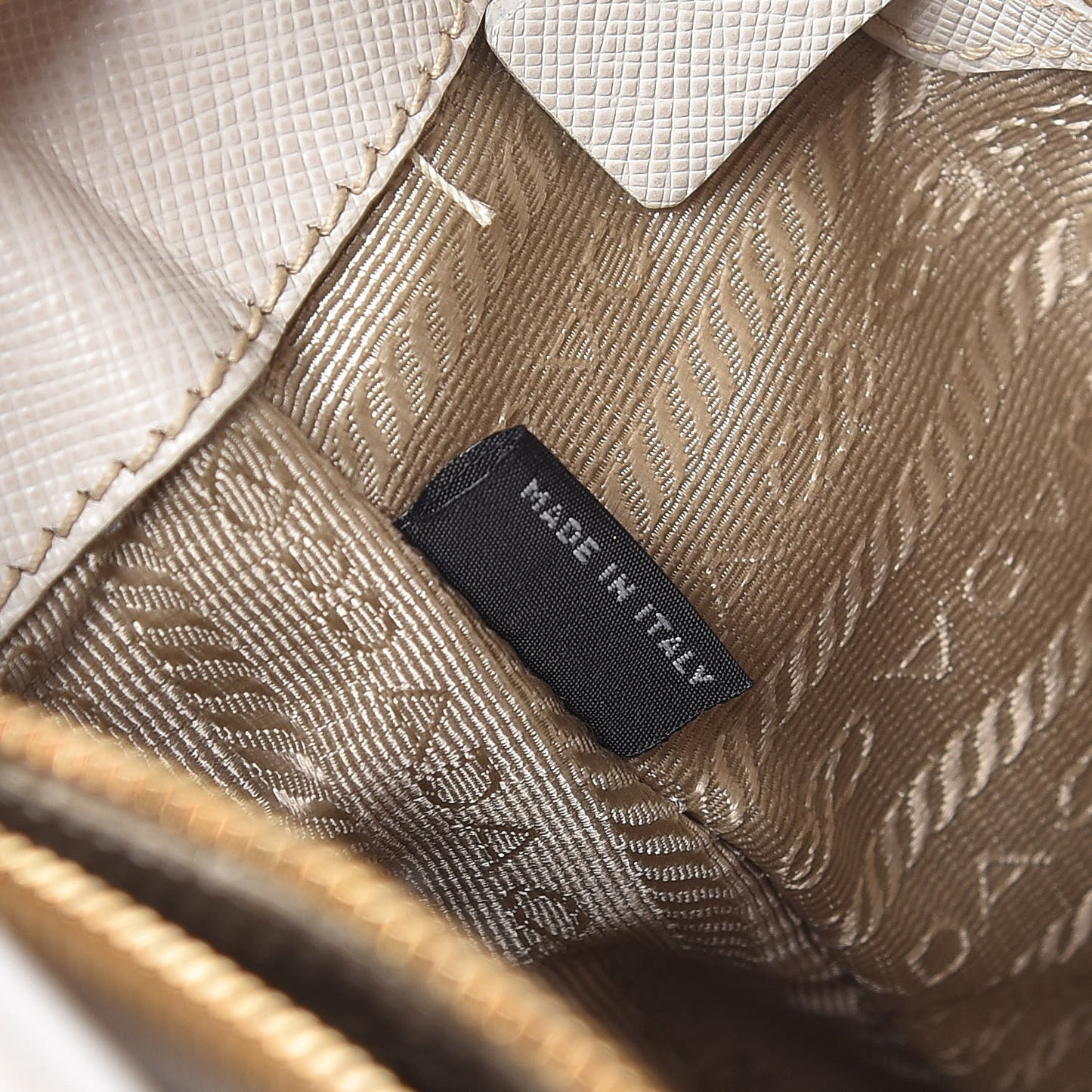 Saffiano Lux Medium Tote Talco
