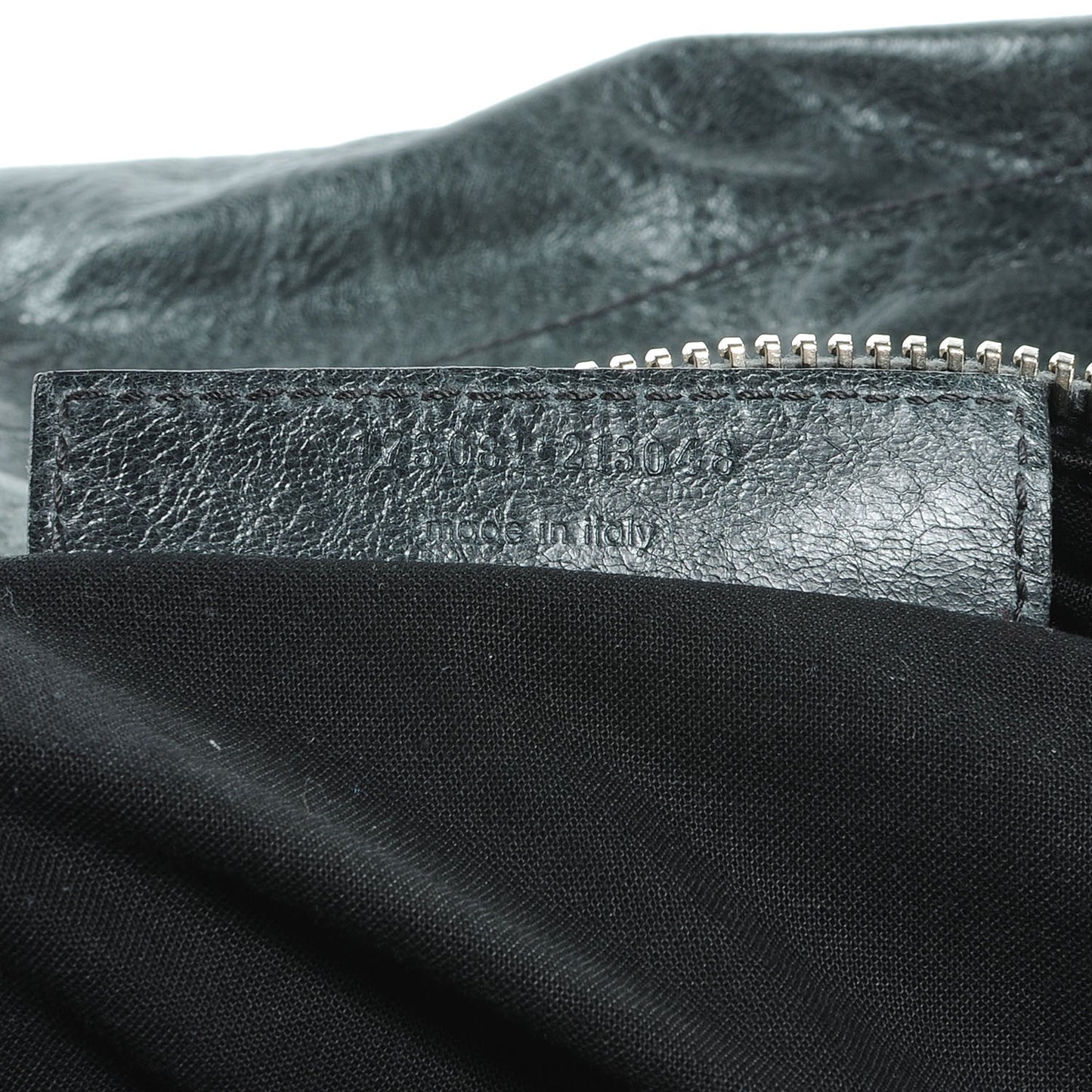 Chevre Giant 21 Silver Hardware Day Hobo Plomb