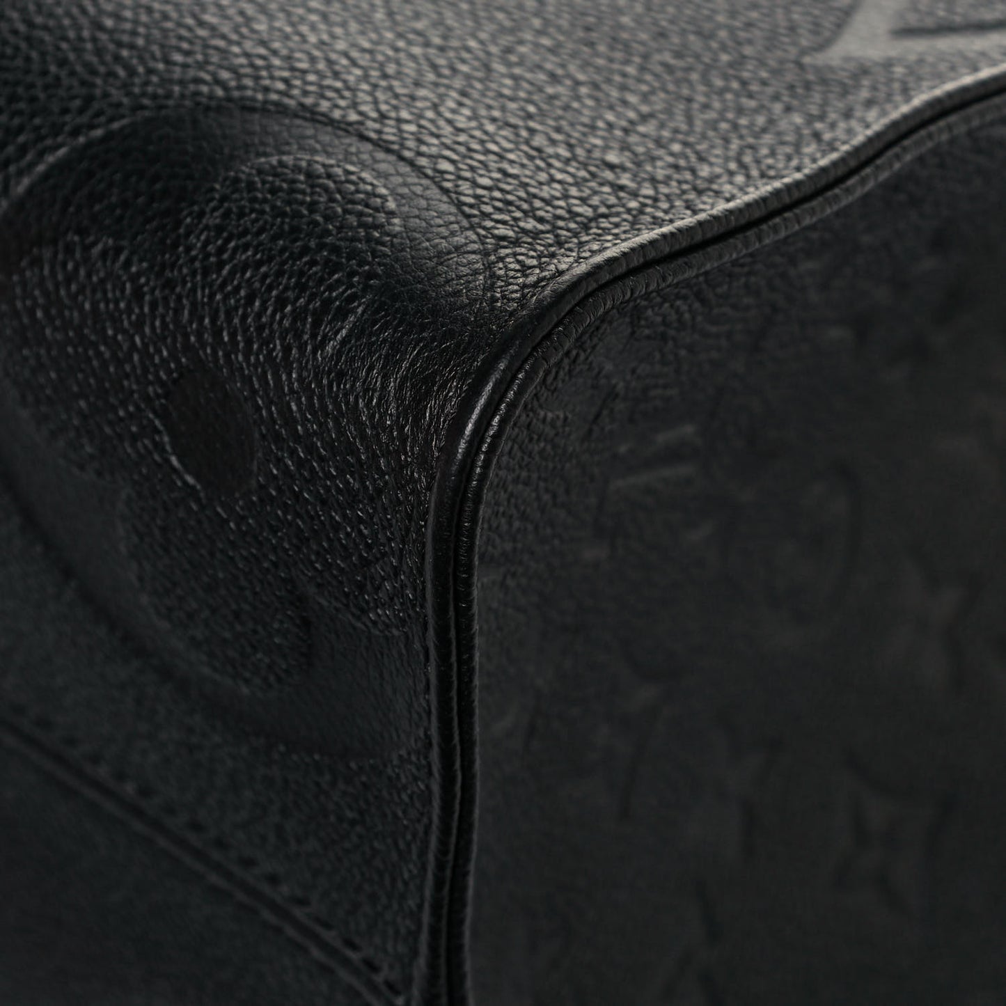 Empreinte Monogram Giant Onthego MM Black