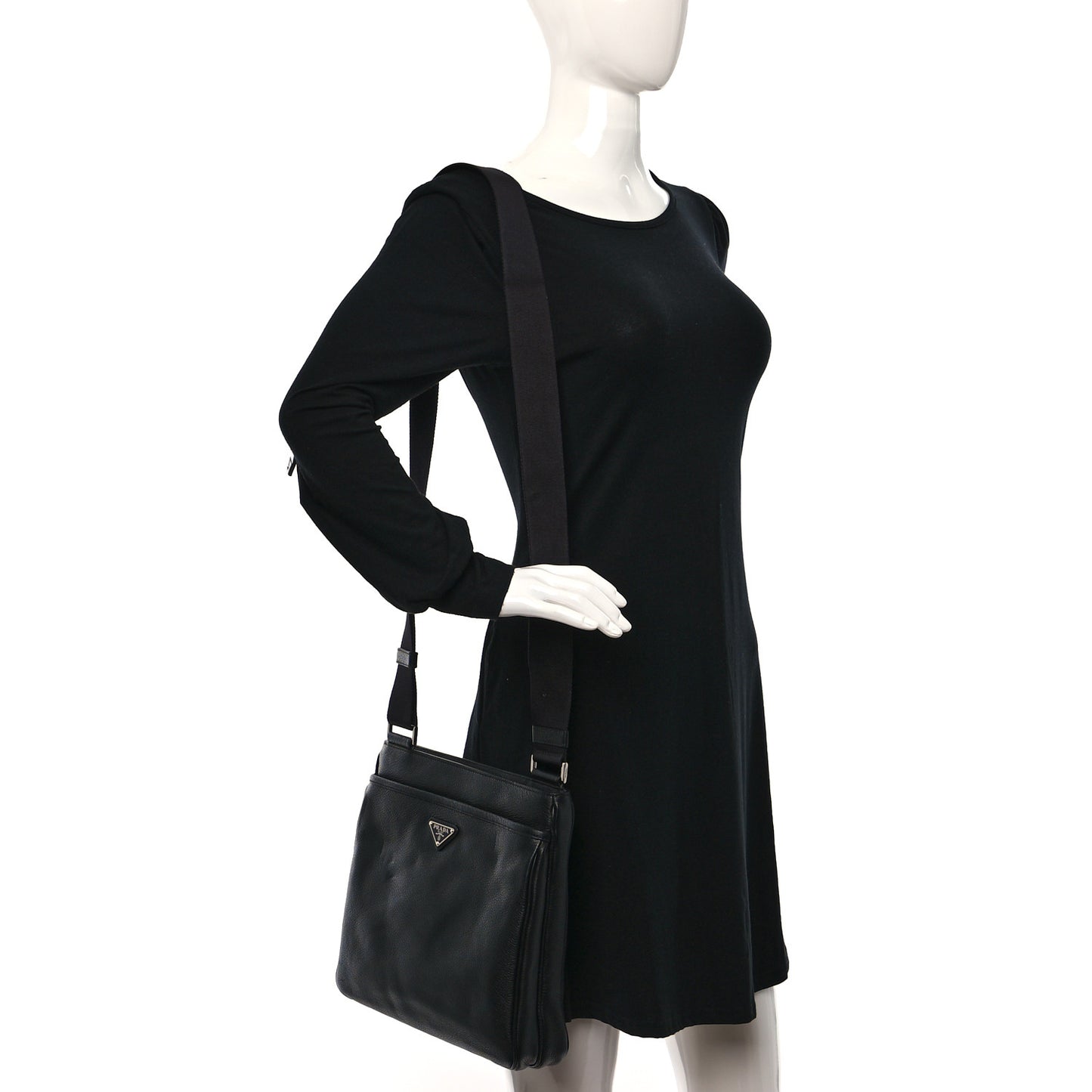 Vitello Daino Flat Messenger Bag Black