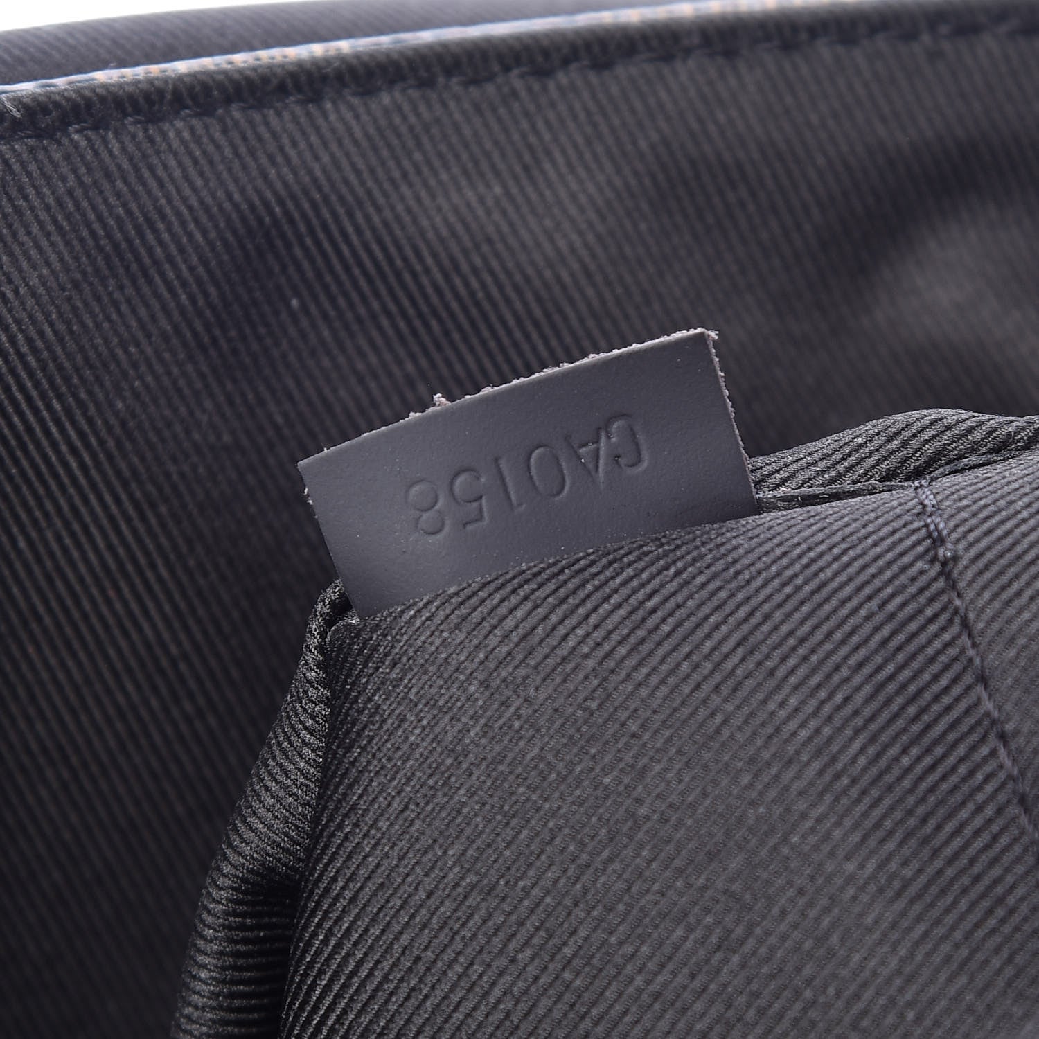Louis Vuitton Damier Ebene District PM 7 of 9