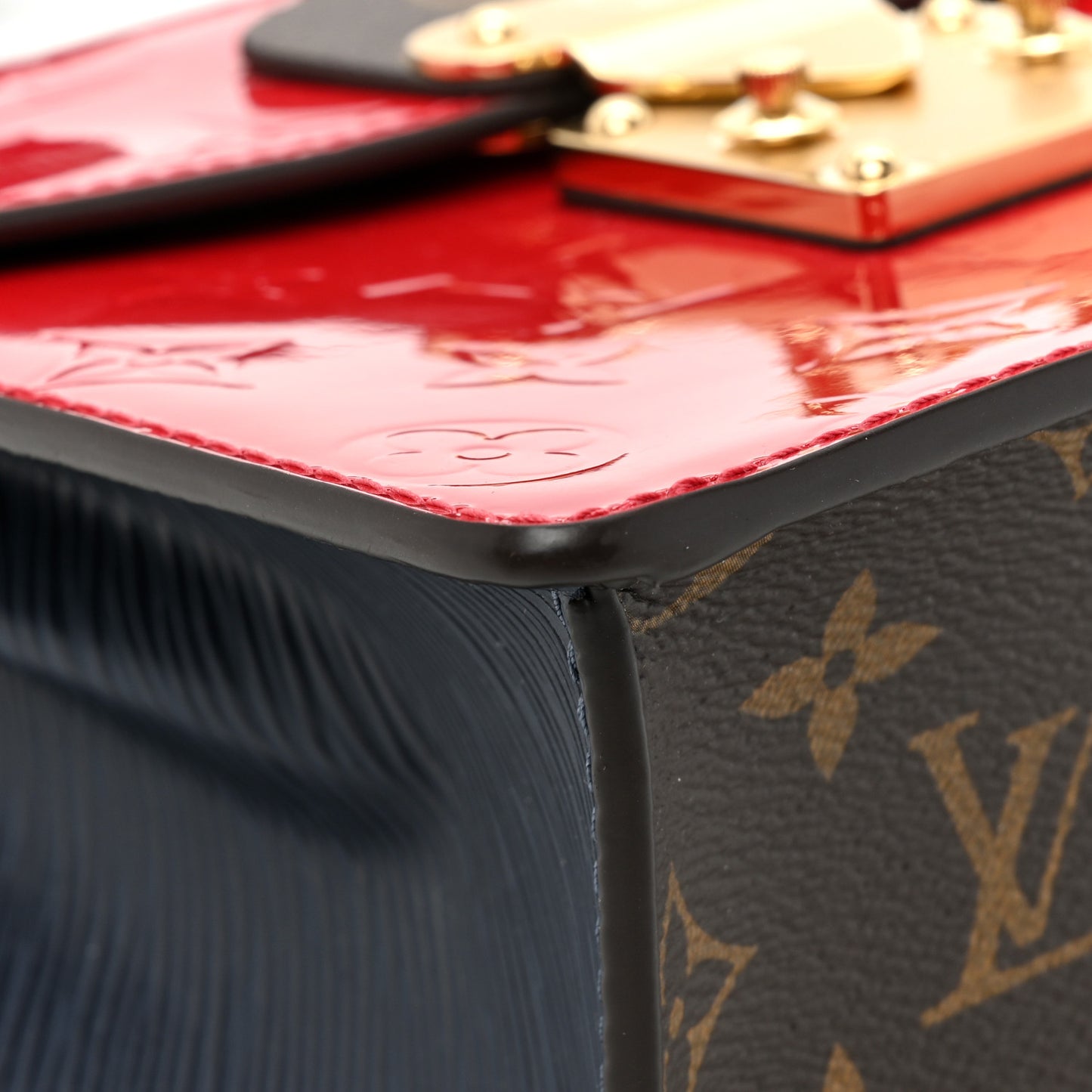 Vernis Epi Monogram Spring Street Scarlet
