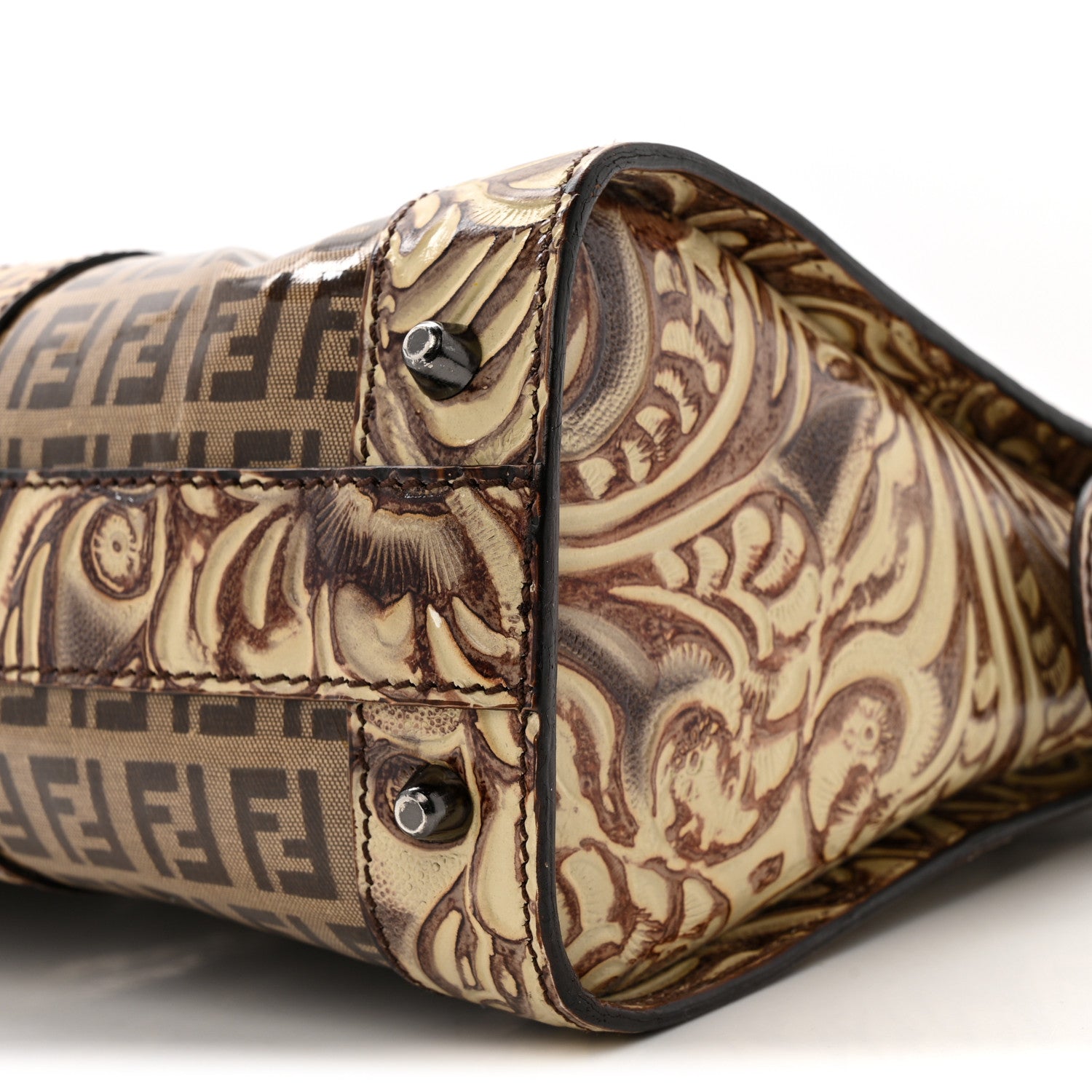 FENDI テリリン ブランケット Fendi Unisex Zucca Zippered Large Clutch Grey Gold
