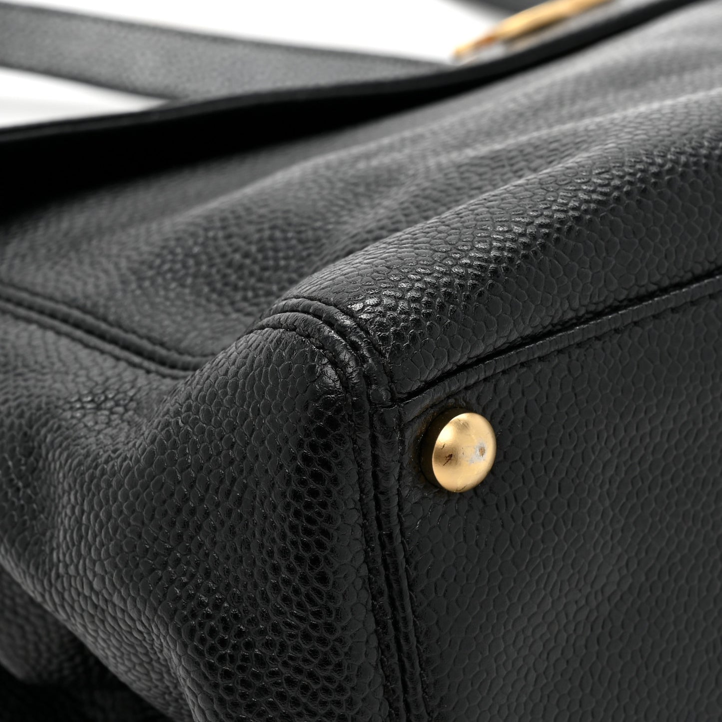 Caviar CC Shoulder Bag Black