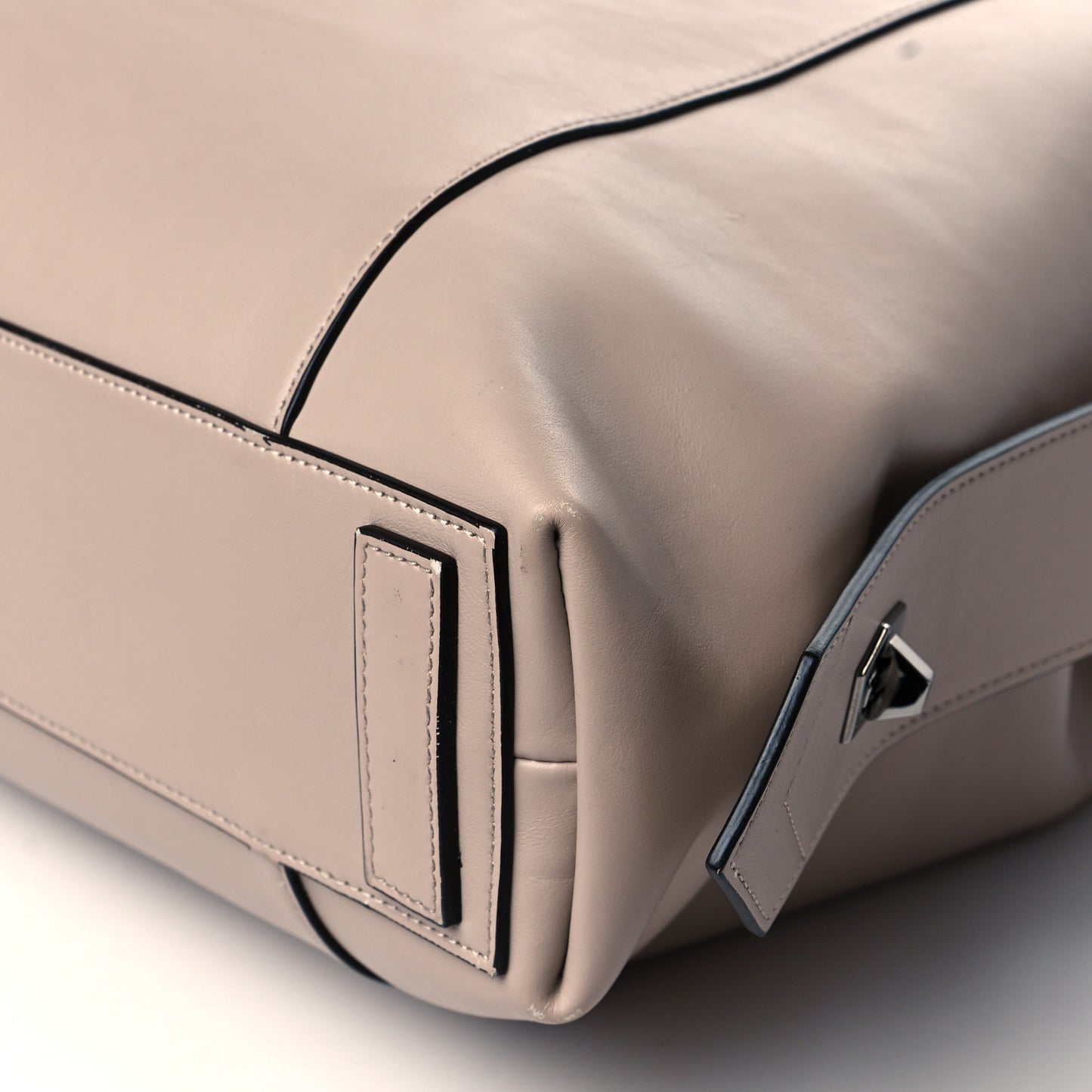 Soft Calfskin Medium Soft Antigona Dune