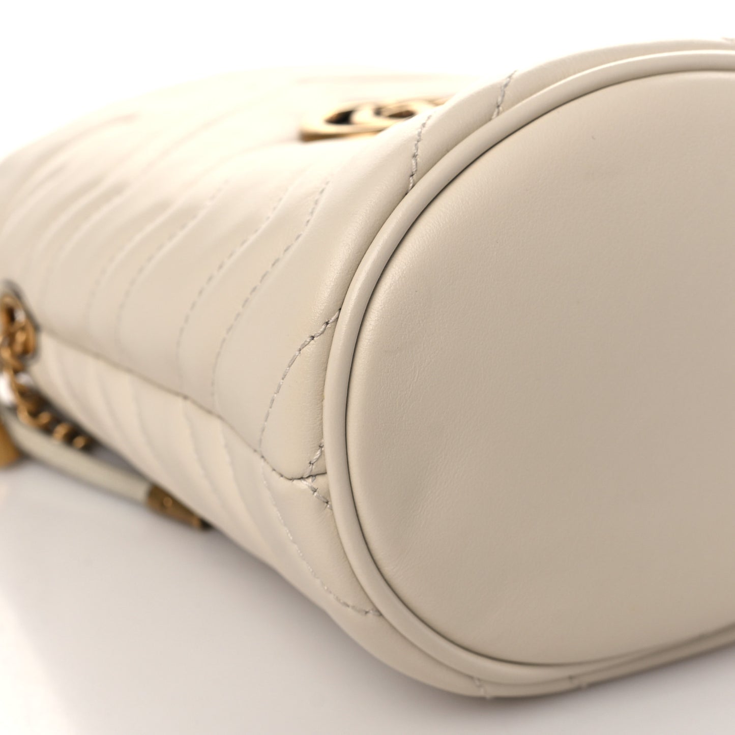 Calfskin Matelasse Mini GG Marmont 2.0 Bucket Bag White