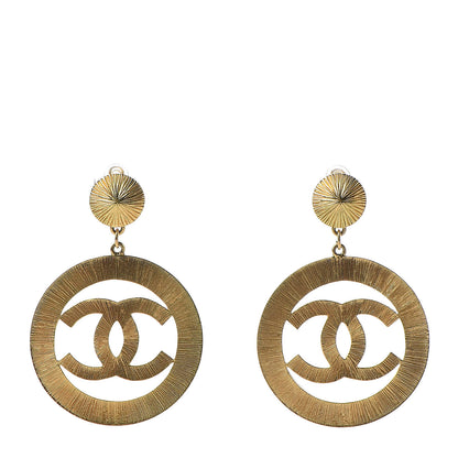 Chanel Metal Large CC Clip On Earrings Gold 1 of 4