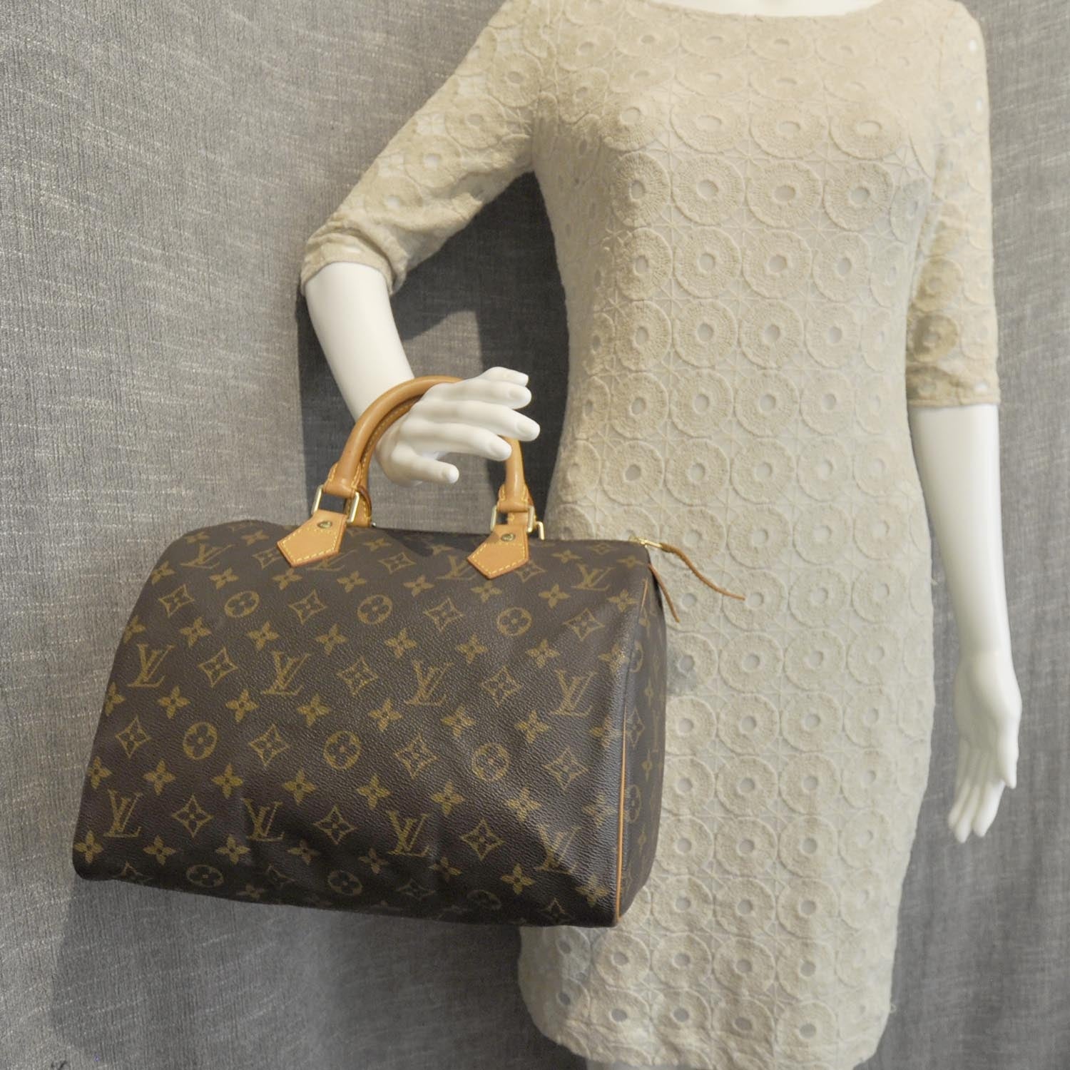 Louis Vuitton Monogram Speedy 30 3 of 9