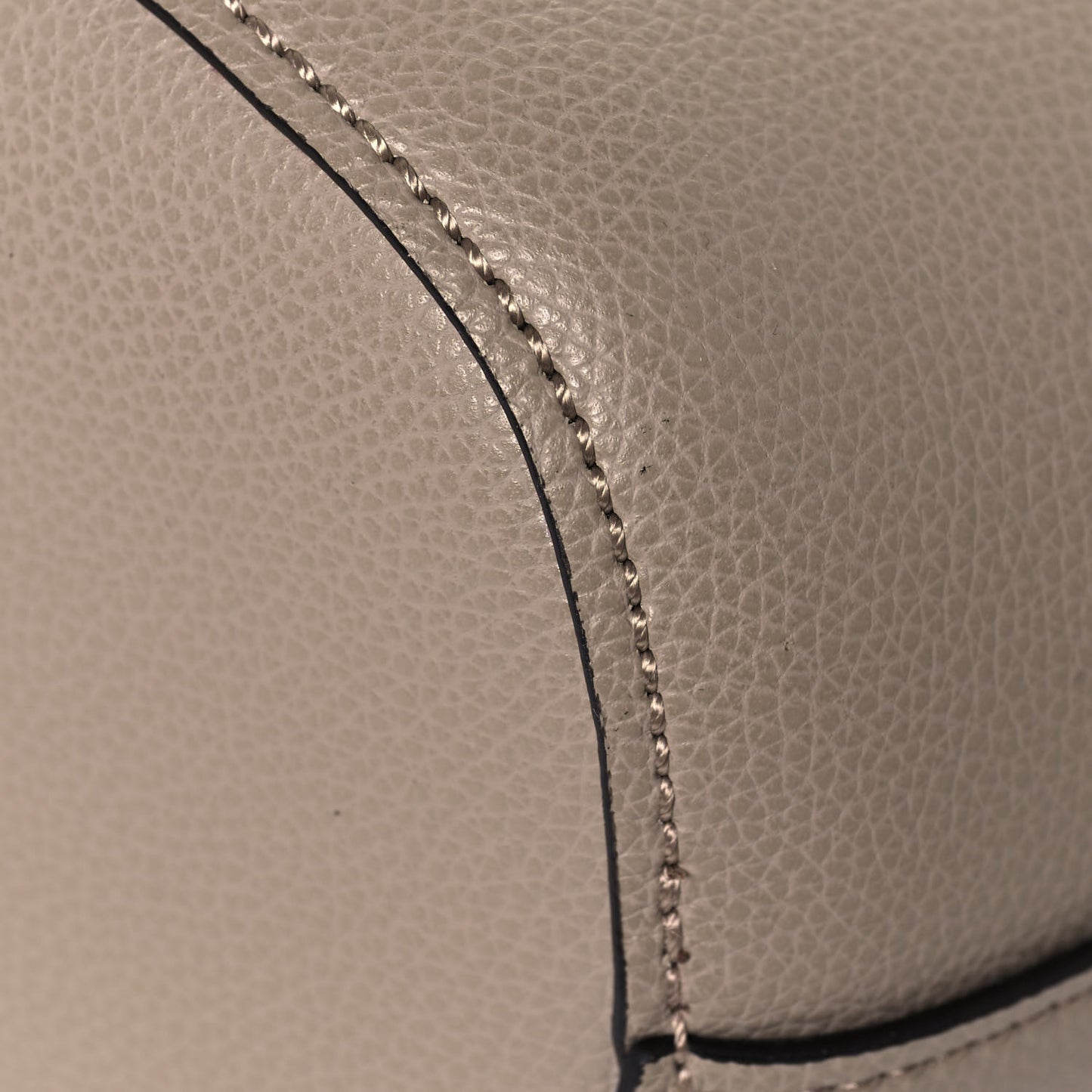 Smooth Grained Calfskin Medium Aby Tote Motty Grey