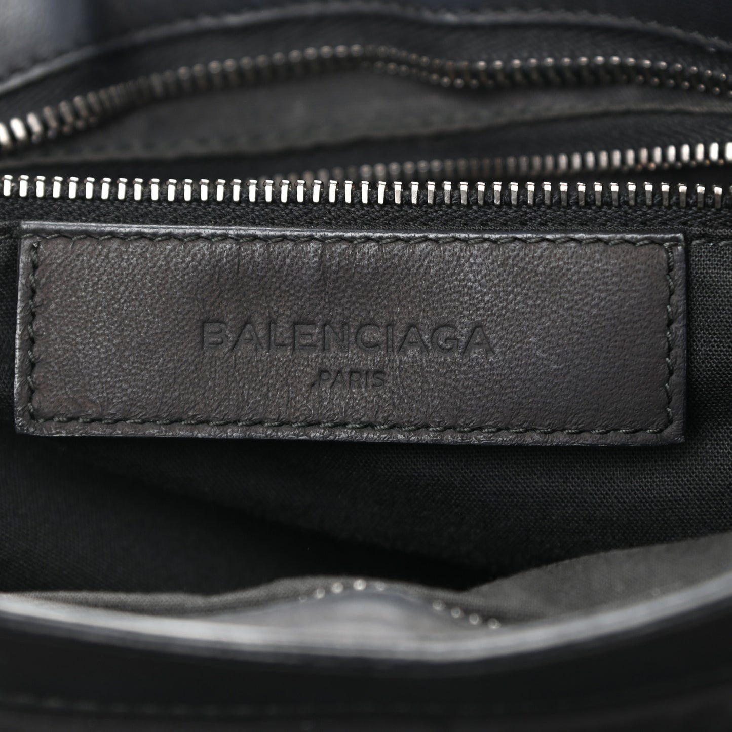 Nylon Agneau Classic Hardware City Black