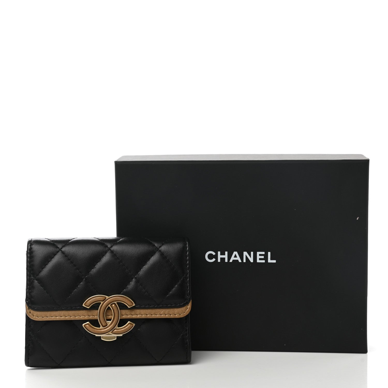 Chanel Lambskin Quilted CC Chic Flap Card Holder Black Gold 17 of 22