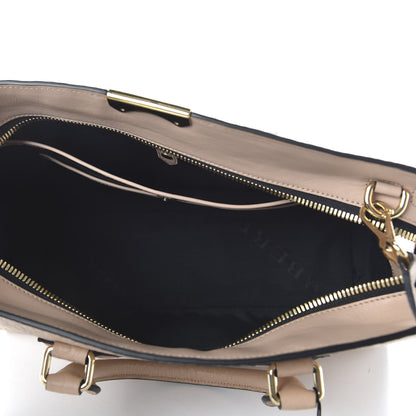 Burberry Signature Grain Medium Clifton Bag Pale Apricot 5 of 9