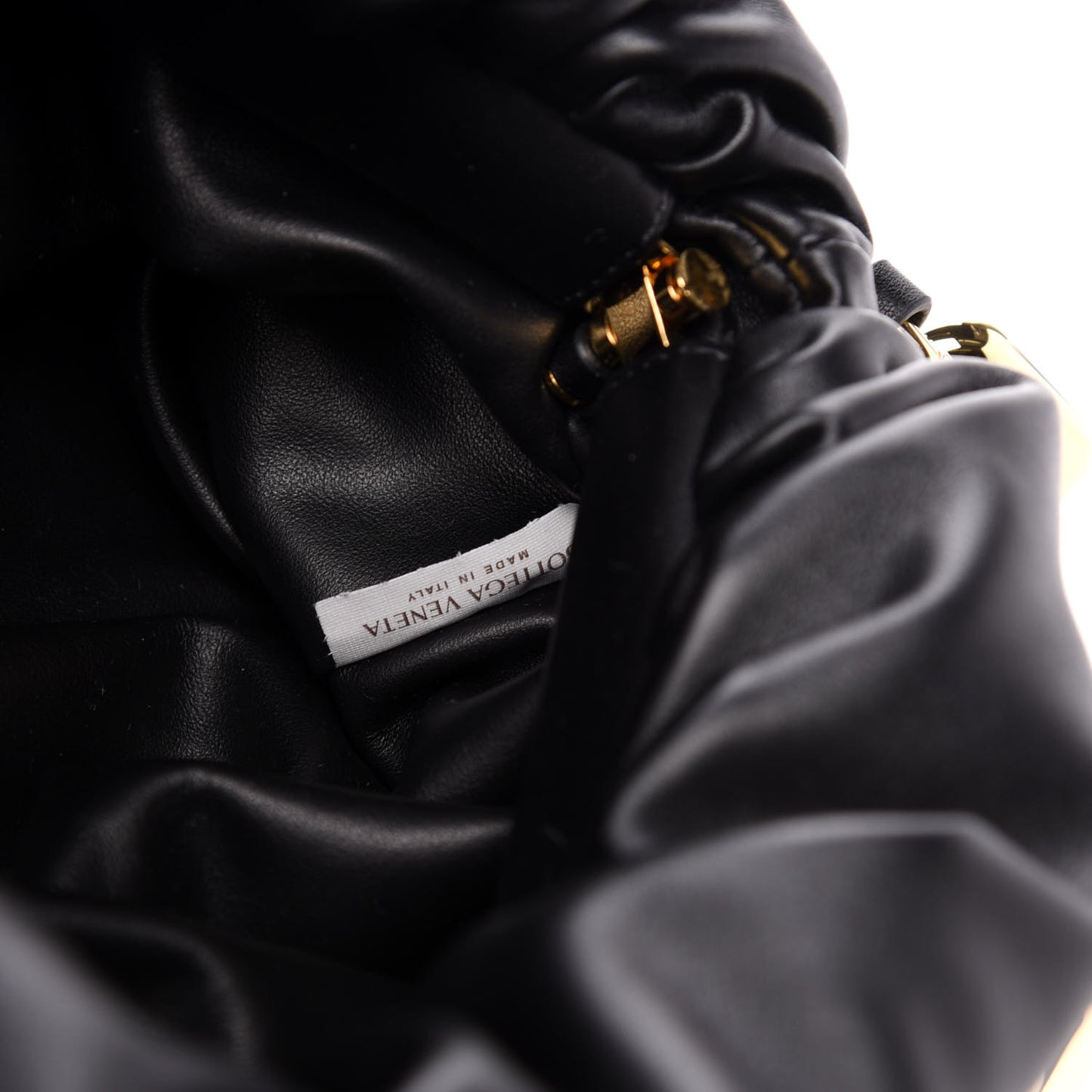 Calfskin The Pouch Chain Black