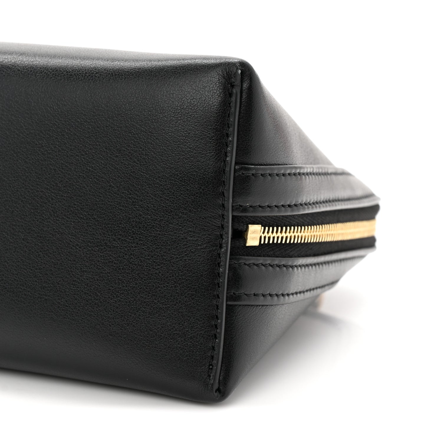 Smooth Calfskin Cuir Triomphe Clutch on Chain Black