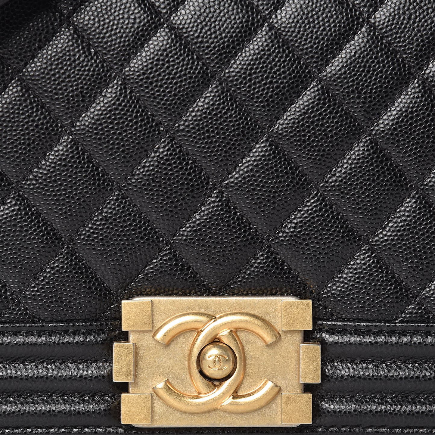 Caviar Quilted Medium Boy Flap Black