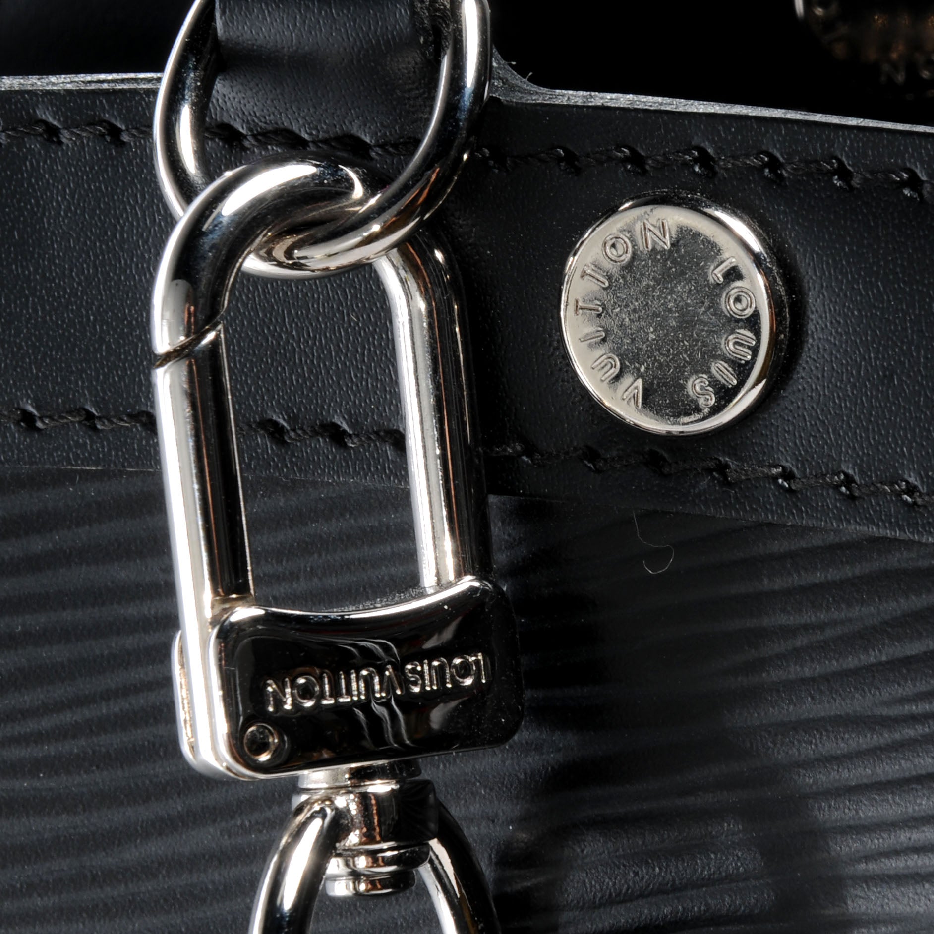Louis Vuitton Epi Brea MM Black 6 of 8