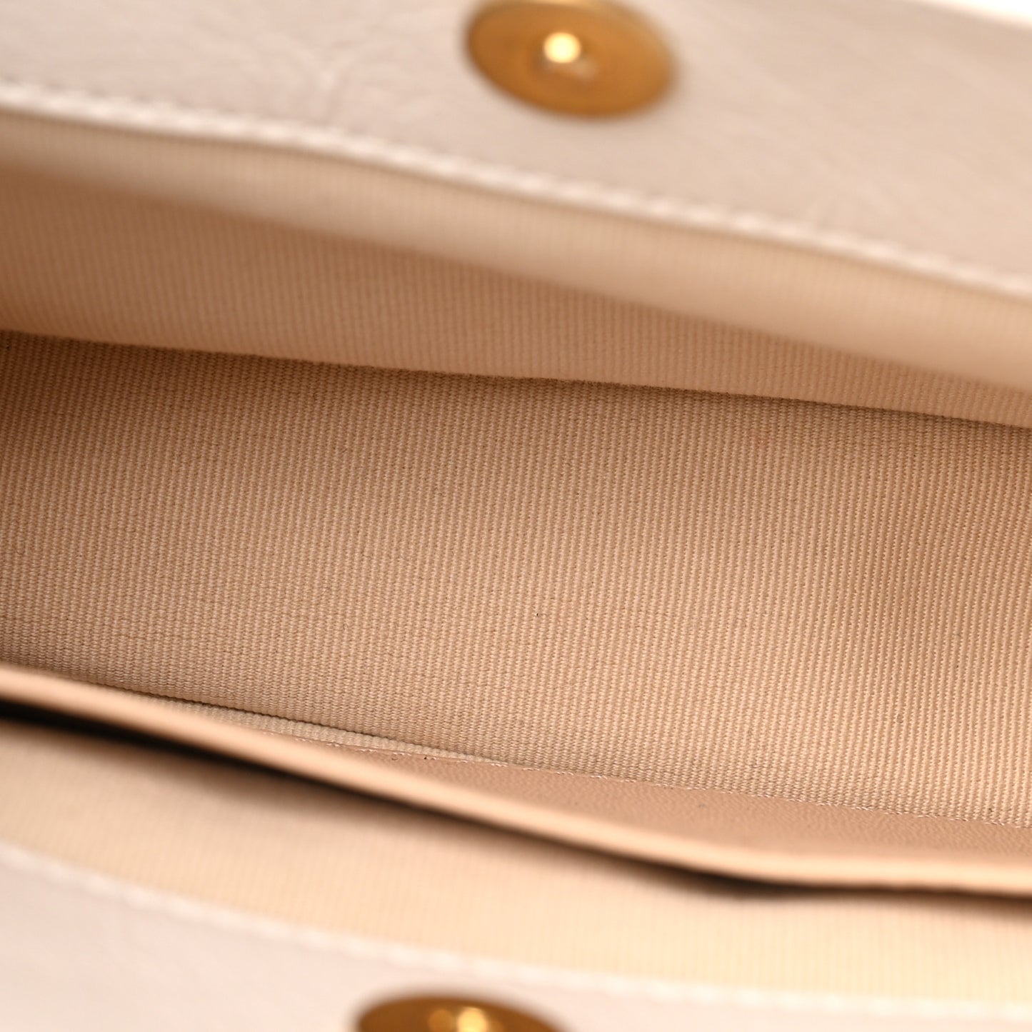Shiny Crumpled Calfskin Quilted Small Wavy CC Hobo White