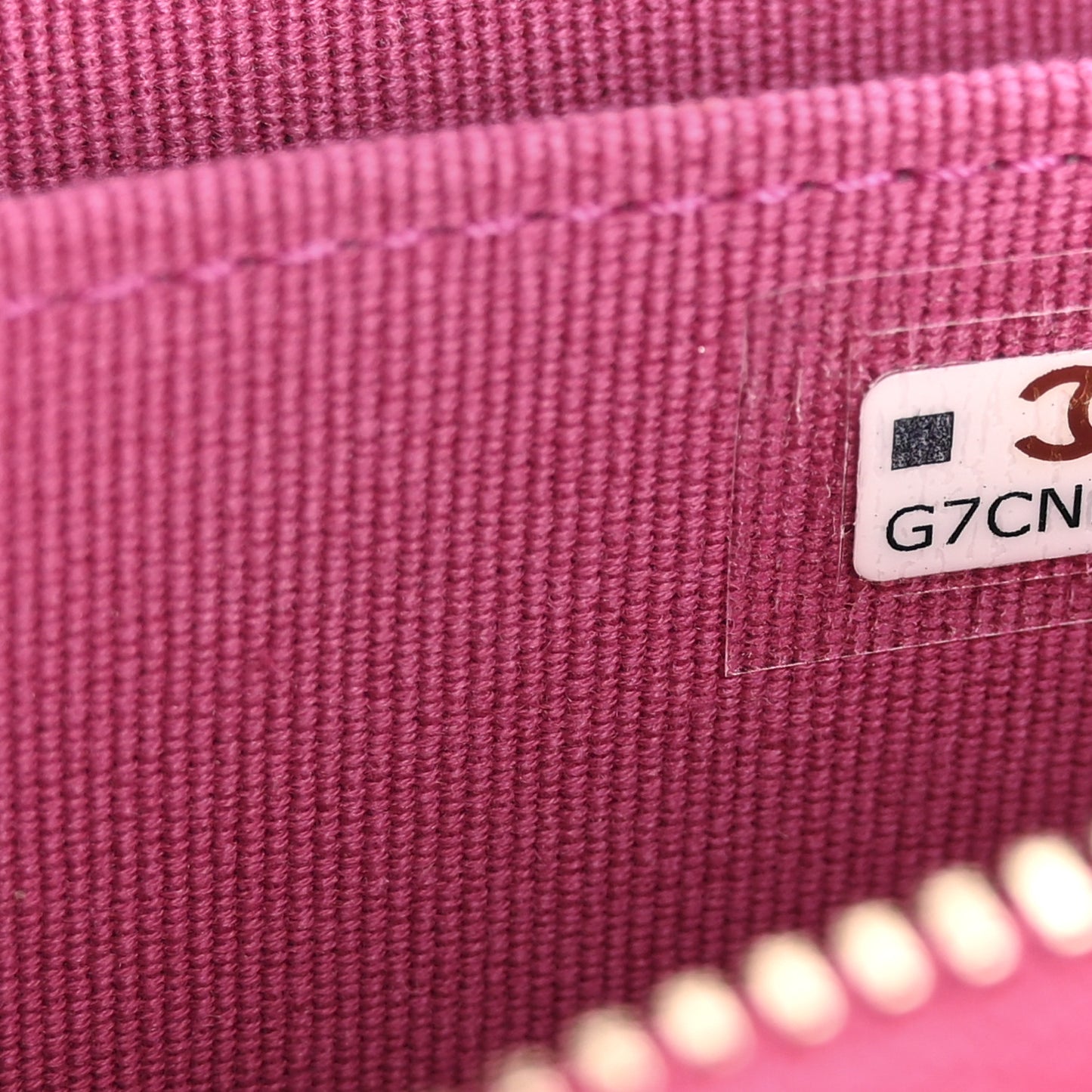 Caviar Quilted Zip Card Holder Fuchsia