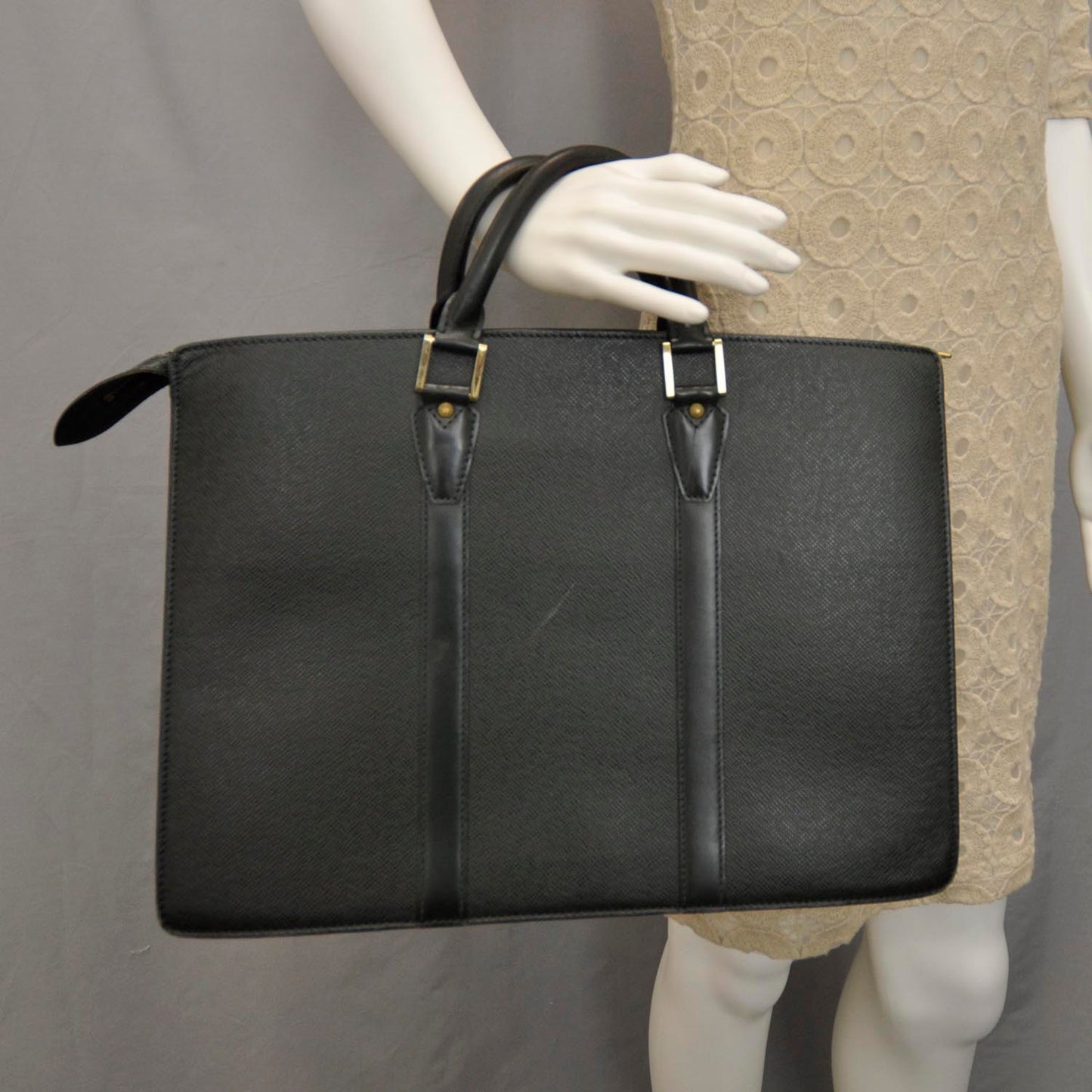 Taiga Lozan Briefcase Dark Green