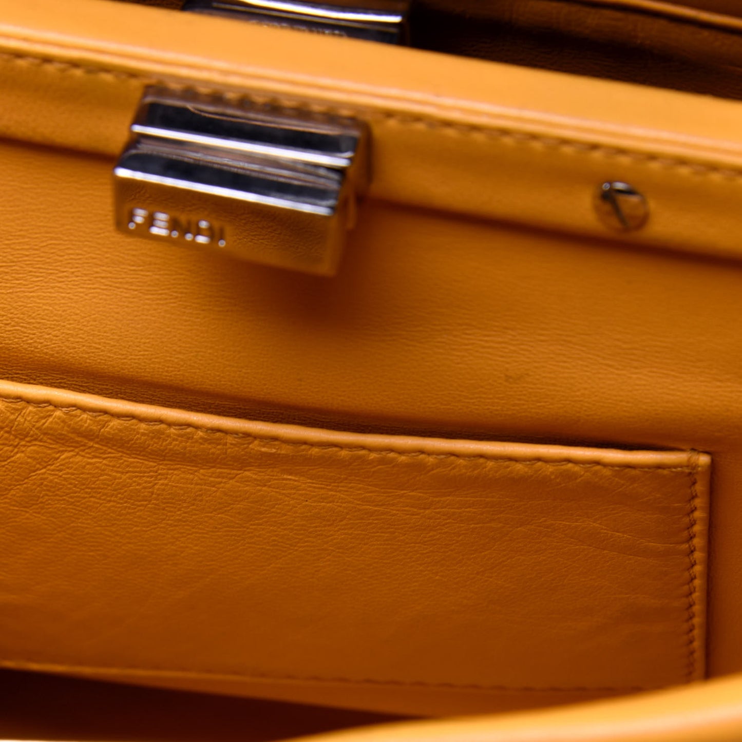 Nappa Mini Peekaboo Iconic Satchel Giallo Syrup