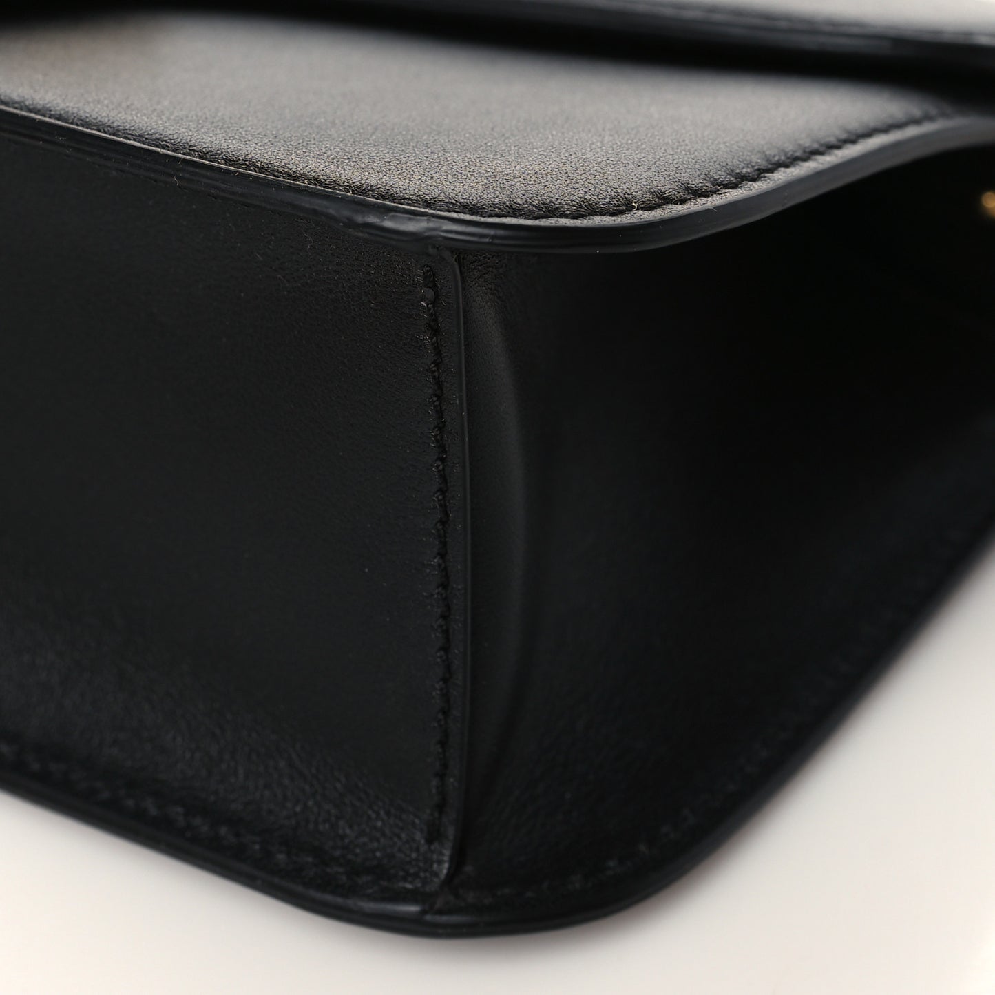 Calfskin Vlogo Loco Shoulder Bag Black